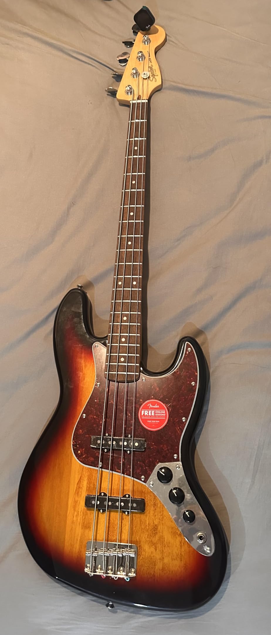 Squier Classic Vibe 60s Jazz Bass, Daphne Blue, Laurel Fingerboard customer photo 2
