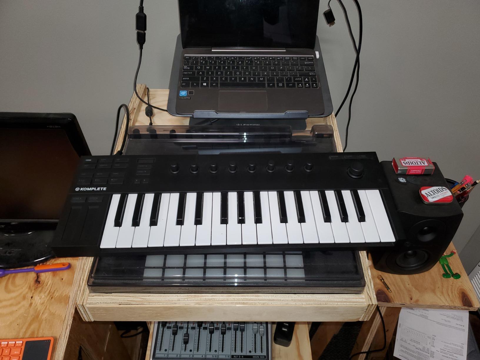 Native Instruments Komplete Kontrol M32 Controller Keyboard customer photo 1