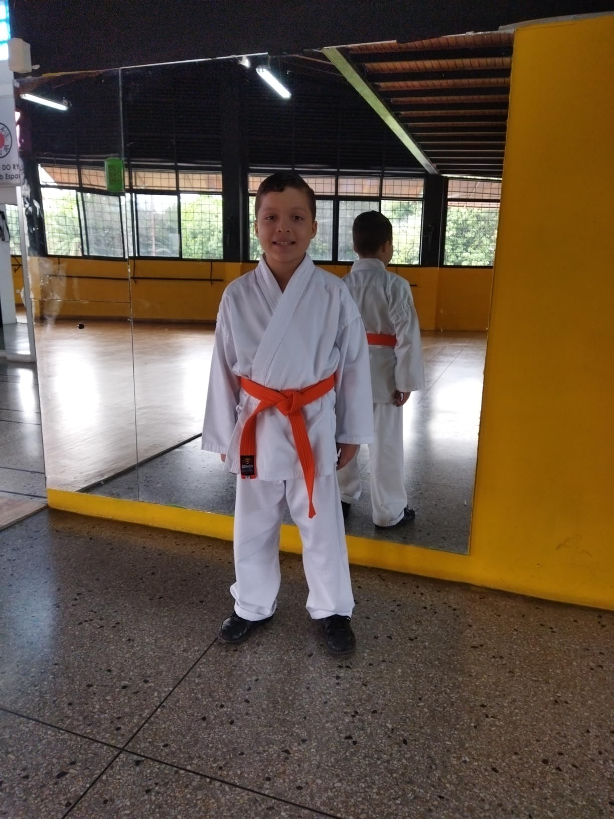 Hawk Sports Karate Uniform, Lightweight Karate Gi with Belt for Kids and Adults, Ideal for Martial Arts Training and Sparring, Durable Training Gear, Size 1 (4'6