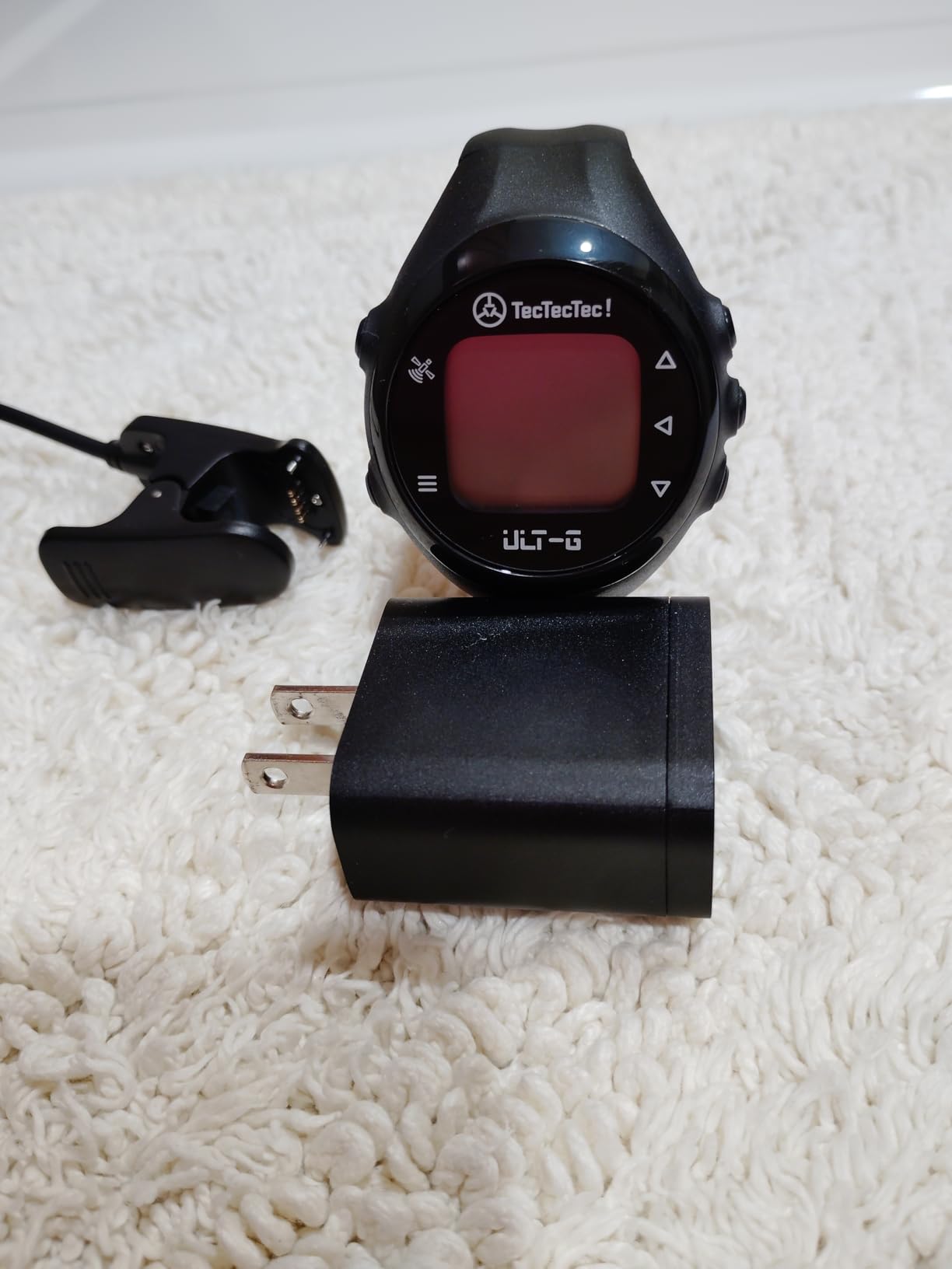 TecTecTec ULT-G Golf GPS Watch - Simple & Easy Distance Watch, No App Required on Course, Front/Back/Middle Distances, 38,000+ Courses Preloaded, Lightweight & Water-Resistant - Black customer photo 1