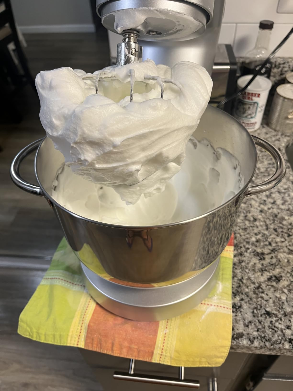 Aucma Stand Mixer, 6.5-QT 660W 6-Speed Tilt-Head Food Mixer, Kitchen Electric Mixer with Dough Hook, Wire Whip & Beater (Red, 6.5QT) customer photo 2
