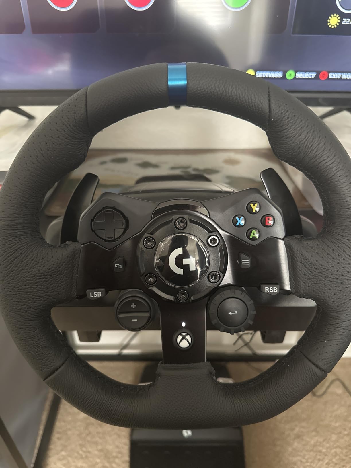 Logitech G923 Racing Wheel and Pedals for PS5/PS4 & PC customer photo 1