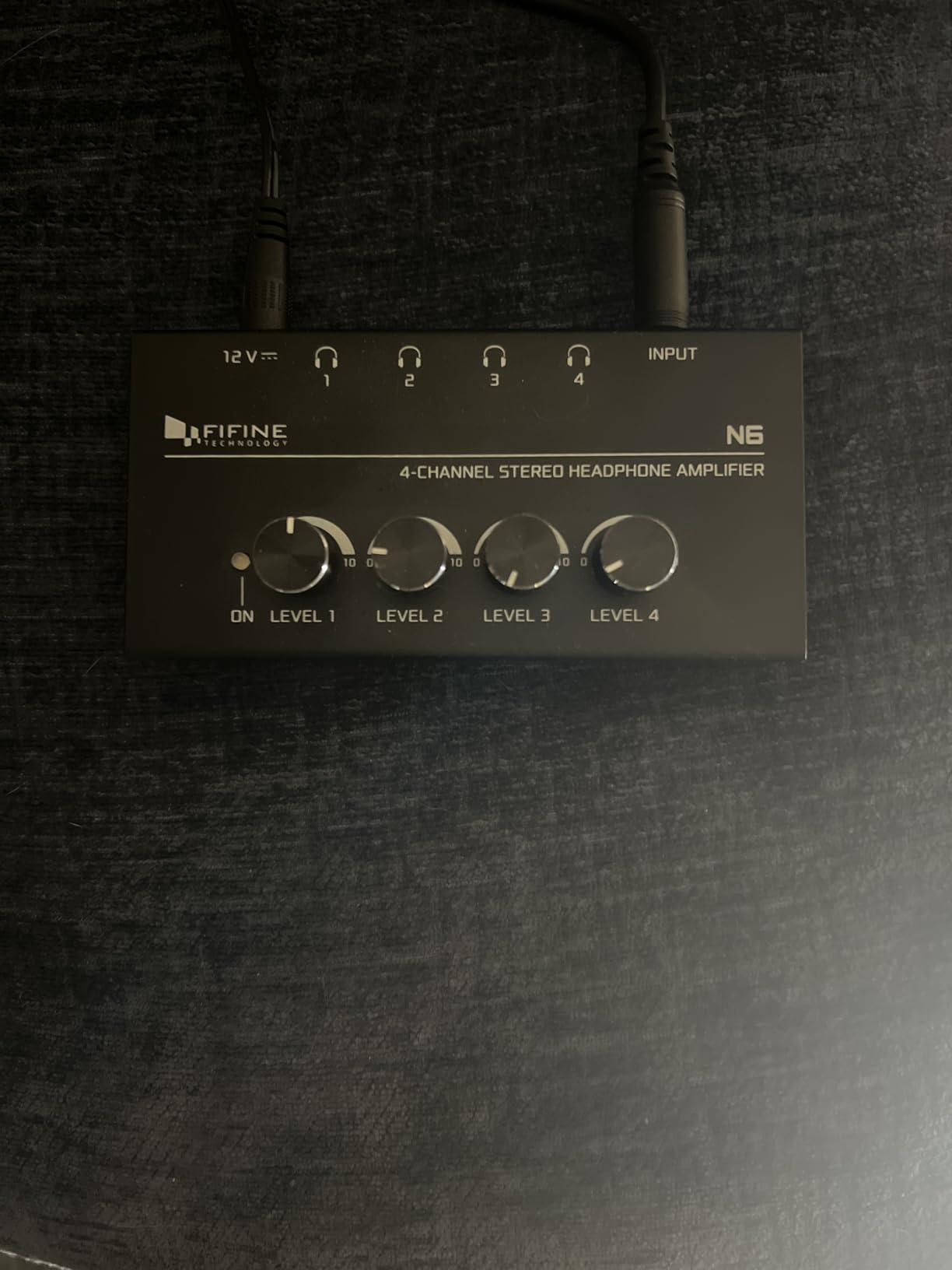 FIFINE Headphone Amplifier 4 Channels Metal Stereo Audio Amplifier,Mini Earphone Splitter with Power Adapter-4x Quarter Inch Balanced TRS Headphones Output and TRS Audio Input for Sound Mixer-N6 customer photo 1