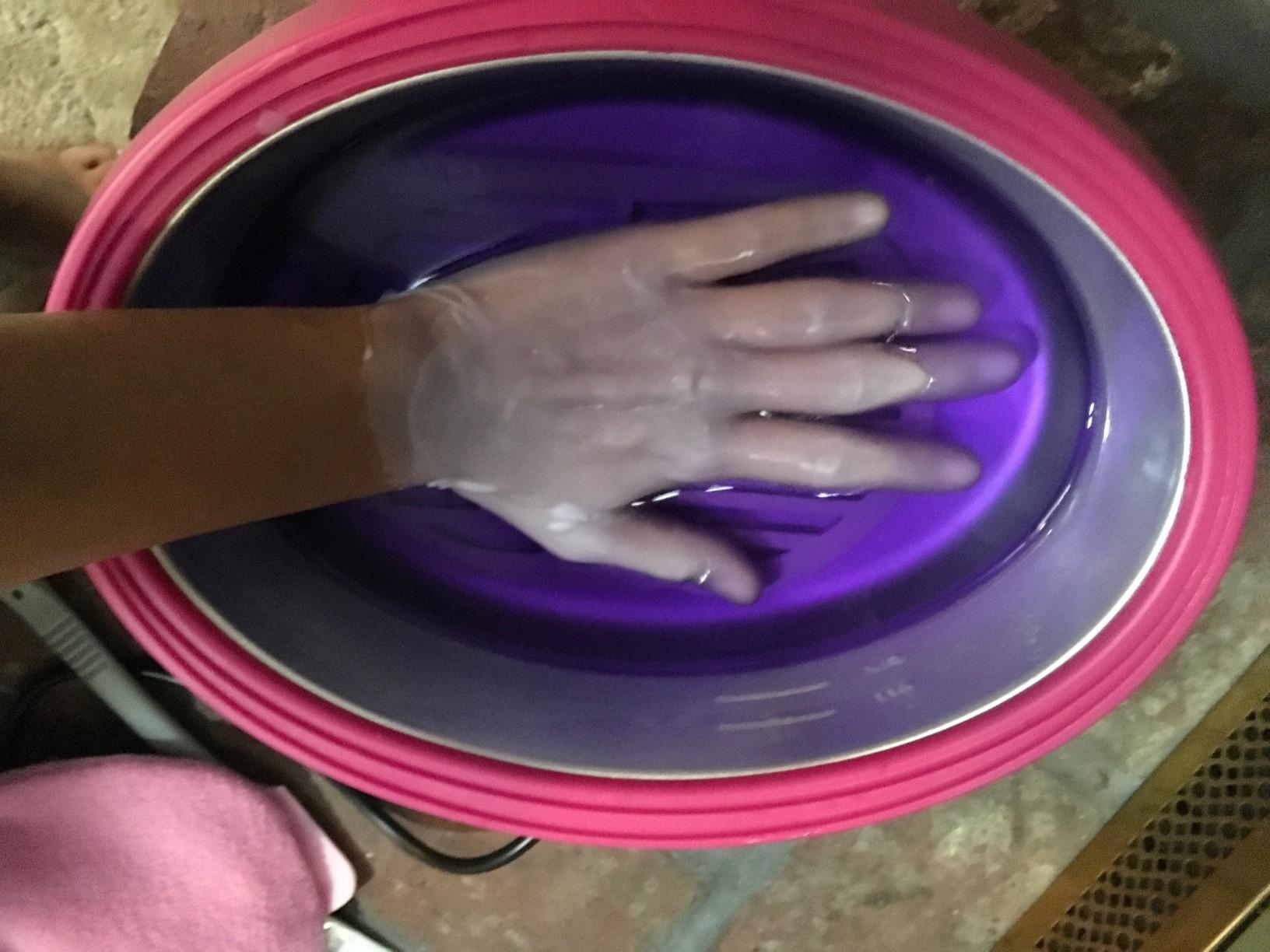 Ejiubas Paraffin Wax Machine for Hand and Feet, Fast Heating, High capacity | Paraffin Bath Kit, 2.2 lb Paraffin Wax, 200 Glove Liners, 2 Thermal Mitts Booties, Deep Skin Moisturizing customer photo 1