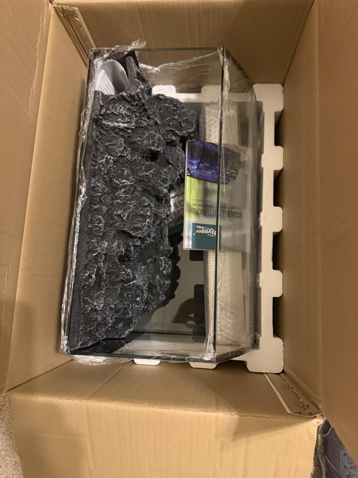 hygger Horizon 8 Gallon LED Glass Aquarium Kit for Starters with 7W Power Filter Pump, 18W Colored led Light, Wide View Curved Shape Fish Tank with Undetachable 3D Rockery Background Decor customer photo 1
