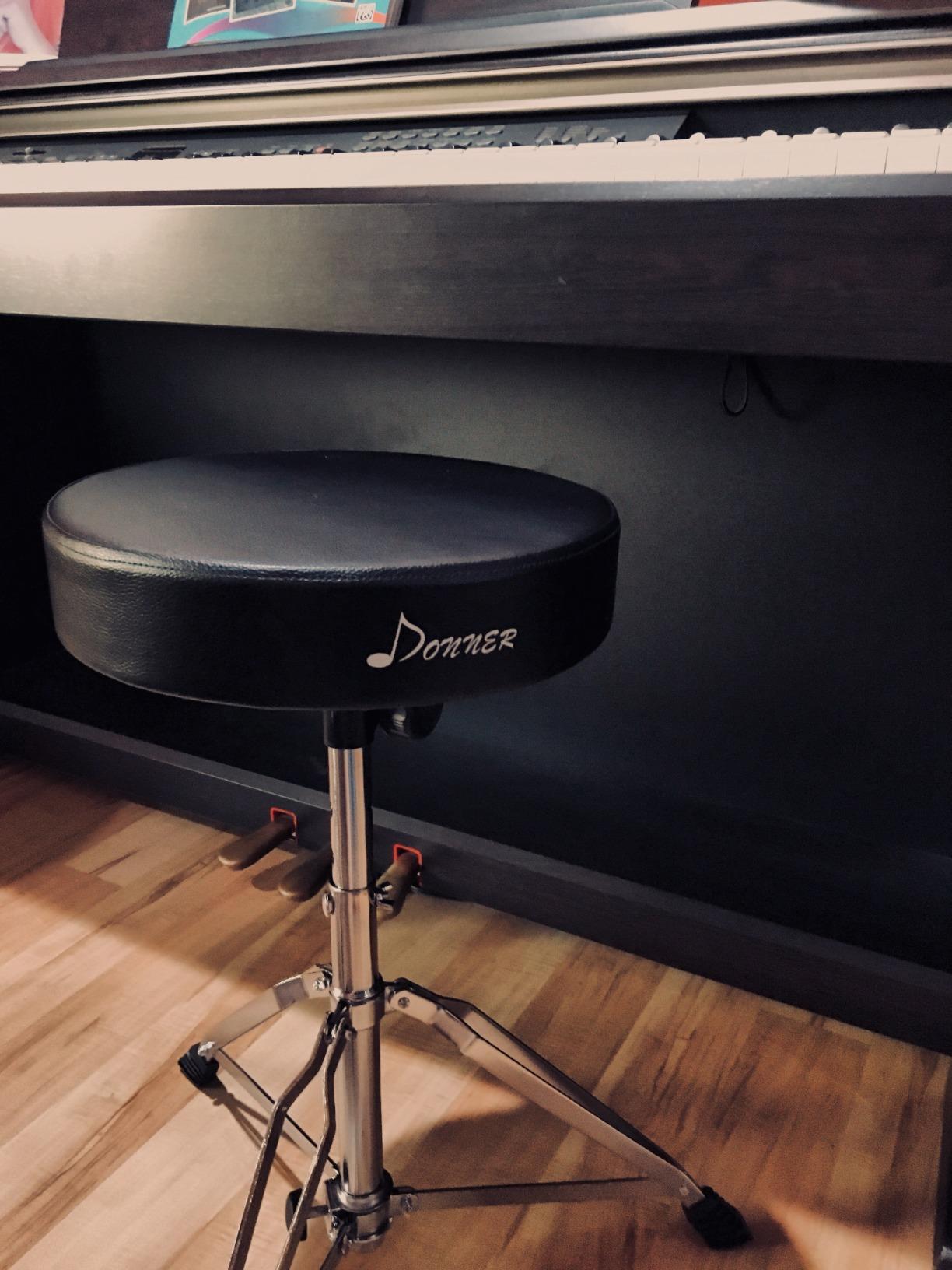 Donner Drum Throne Set, Padded Seat Height Adjustable Drum Stool for Adults, 5A Drumsticks Included customer photo 1
