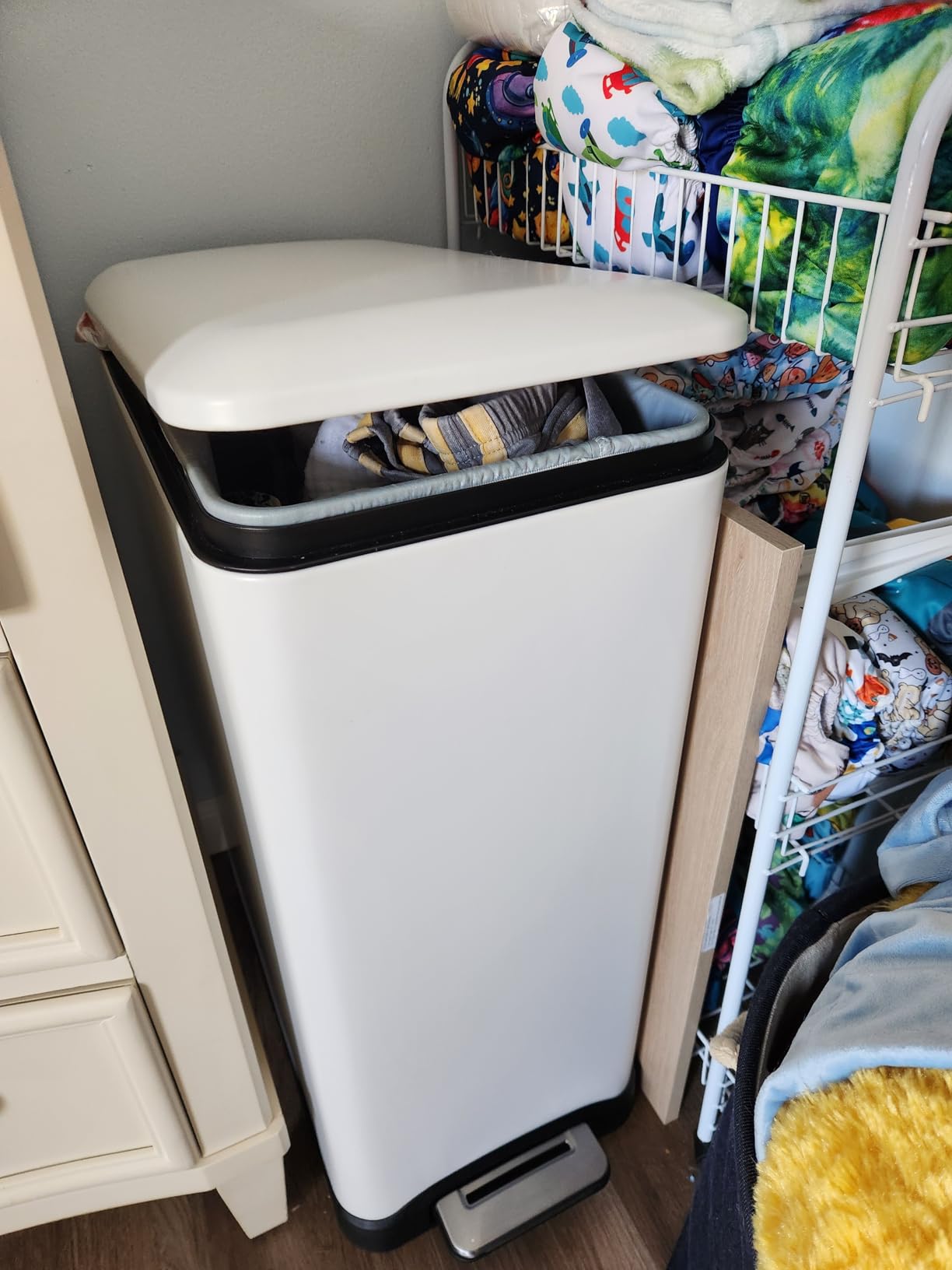 Home Zone Living 13 Gallon Kitchen Trash Can with Dual Compartments | Stainless Steel with Slim Fit Design, Soft-Close Step Pedal Lid for Recycling and Bag Tuck Band, Silver customer photo 1