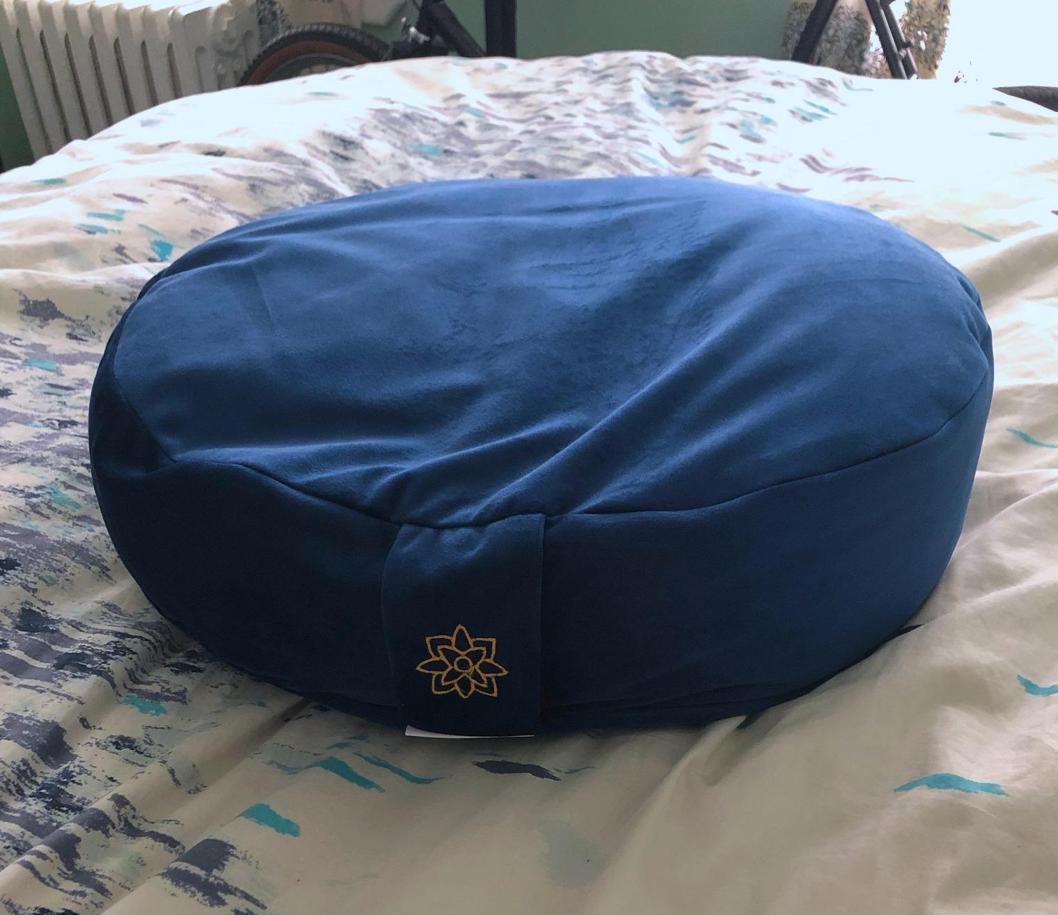 Mindful Modern Velvet Meditation Cushion | Luxe Zafu Yoga Floor Pillow Seat | Posture Support | Buckwheat Hull Filled | Large Round Cushion with Removable Washable Cover + Carry Handle customer photo 2