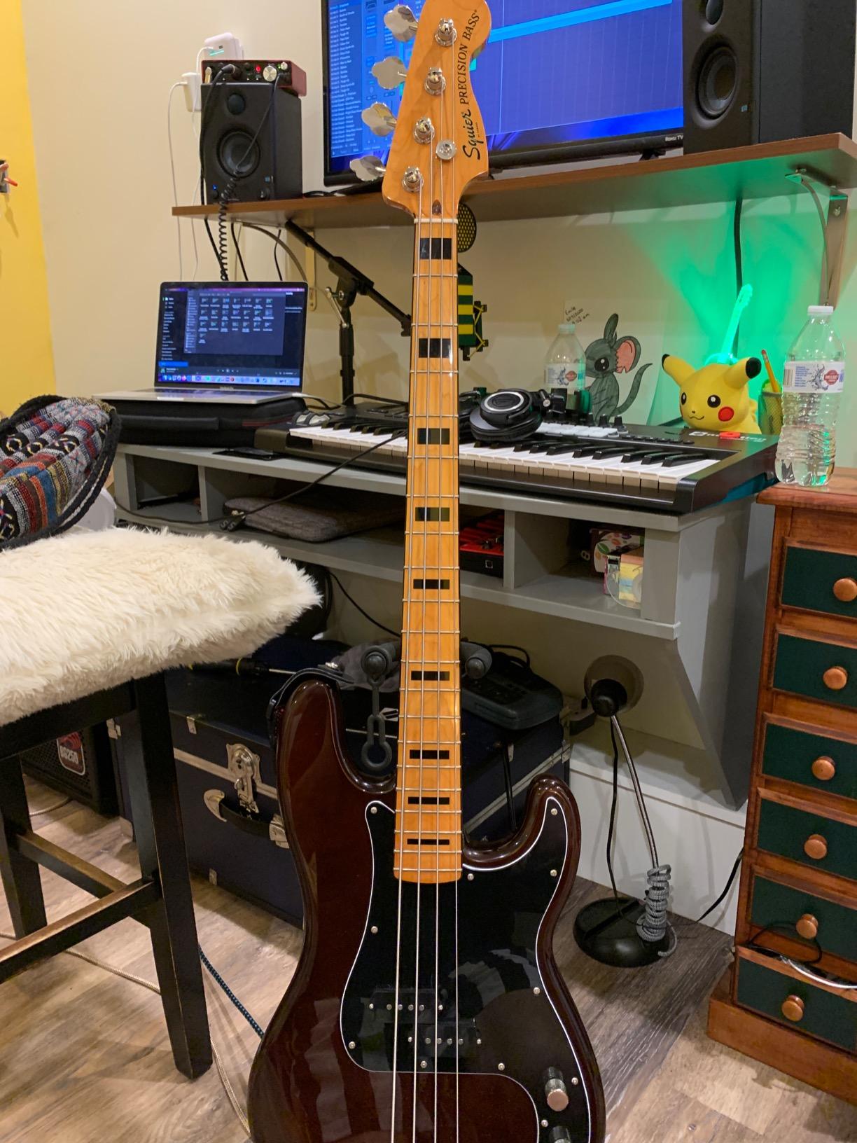 Squier Classic Vibe 70s Precision Bass, Black, Maple Fingerboard customer photo 2