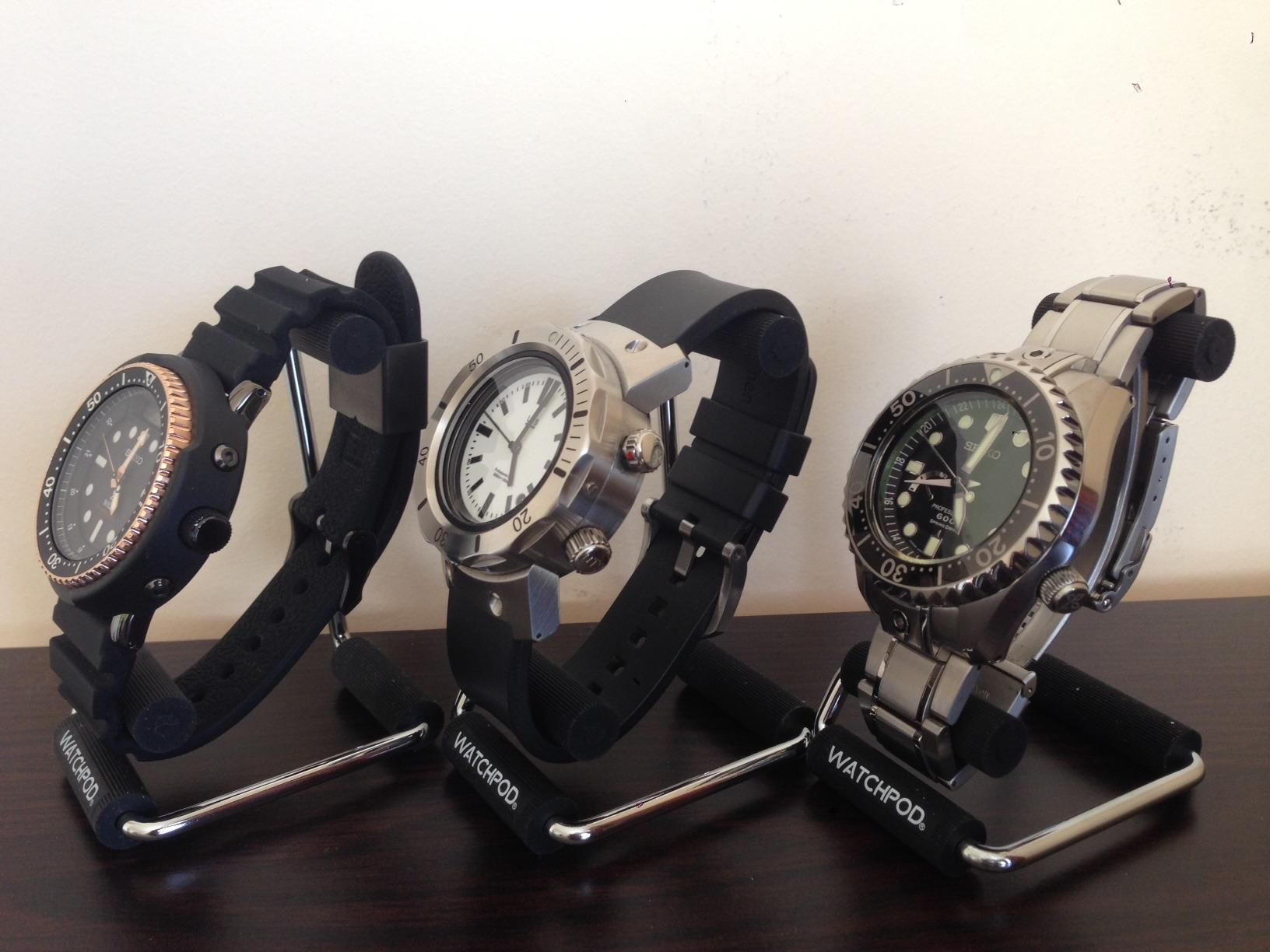 Watch Display Stand | Metal Holder for 1 Watch | Showcase and Organize Wristwatches, Smart Watches and Bracelets (Large) customer photo 1