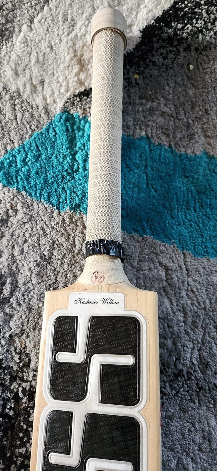 SS T20 Legend Club Kashmir Willow Premium Cricket bat - Limited Edition (Adult Size, Size 3, Size 4 & Size 5) customer photo 1