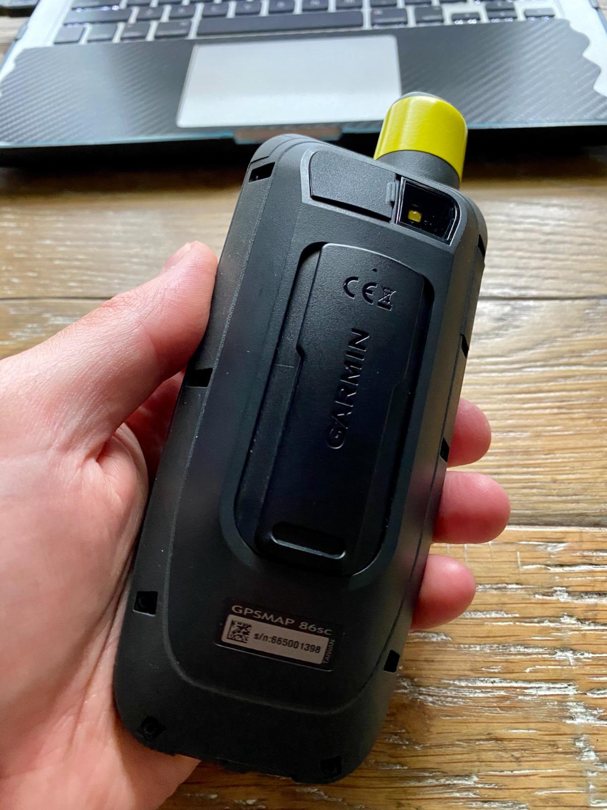 Garmin GPSMAP 86Sci, Floating Handheld GPS with Button Operation, Preloaded BlueChart G3 Coastal Charts And Inreach Satellite Communication capabilities, Stream Boat Data From Compatible Chartplotters customer photo 2