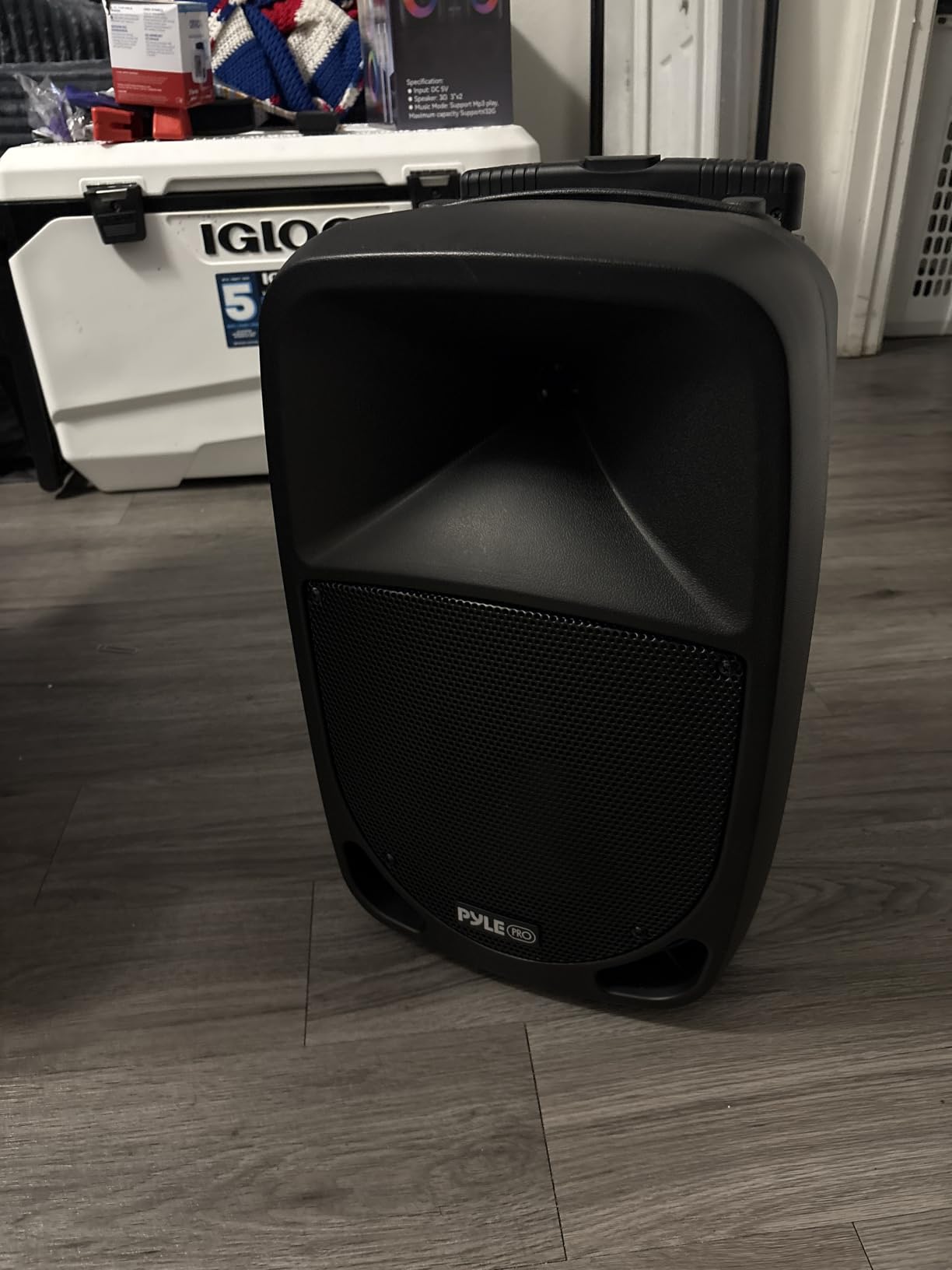 Pyle PSBT105A - 1000W Portable Bluetooth PA Speaker, 10'' Subwoofer, UHF Wireless Mic, MP3/USB/SD, Rechargeable Battery, LED Battery Indicator Lights, Black customer photo 1