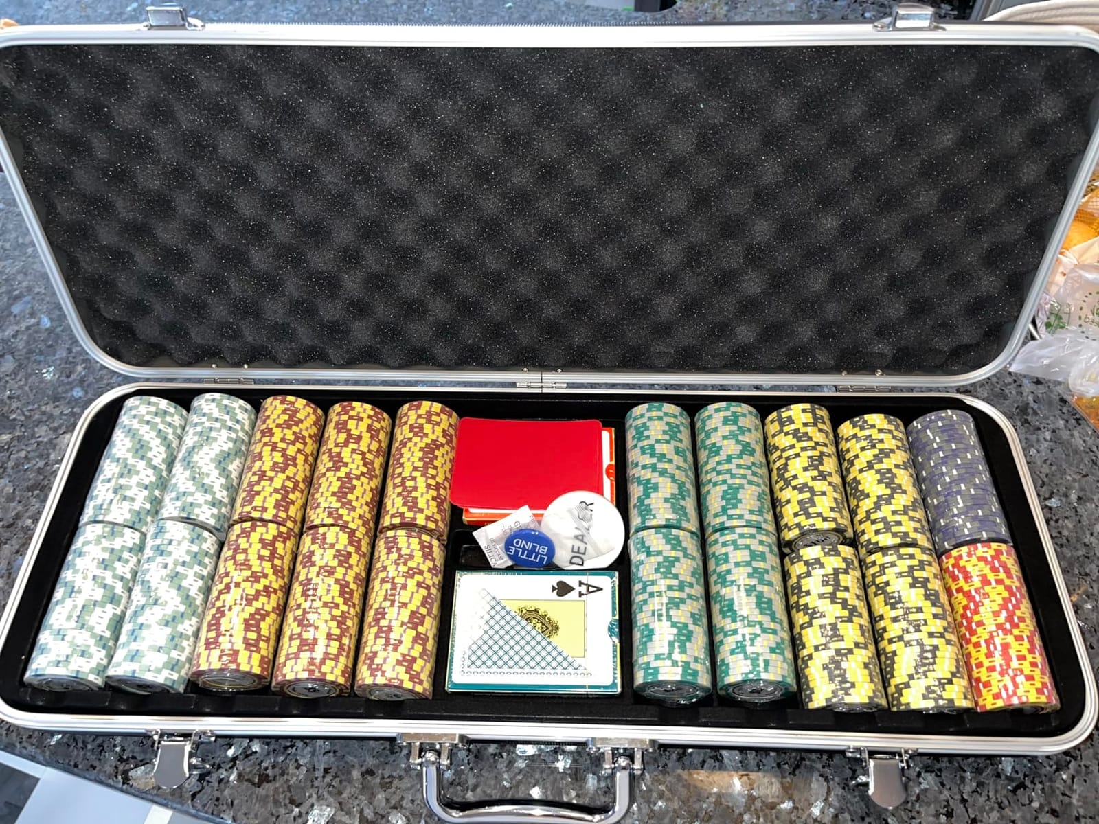 DA VINCI Monte Carlo Poker Club Set of 500 14 Gram 3 Tone Chips with Upgrade Ding Proof Black ABS Case, 2 Decks Plastic Playing Cards, 2 Cut Cards, Dealer and Blind Buttons customer photo 1