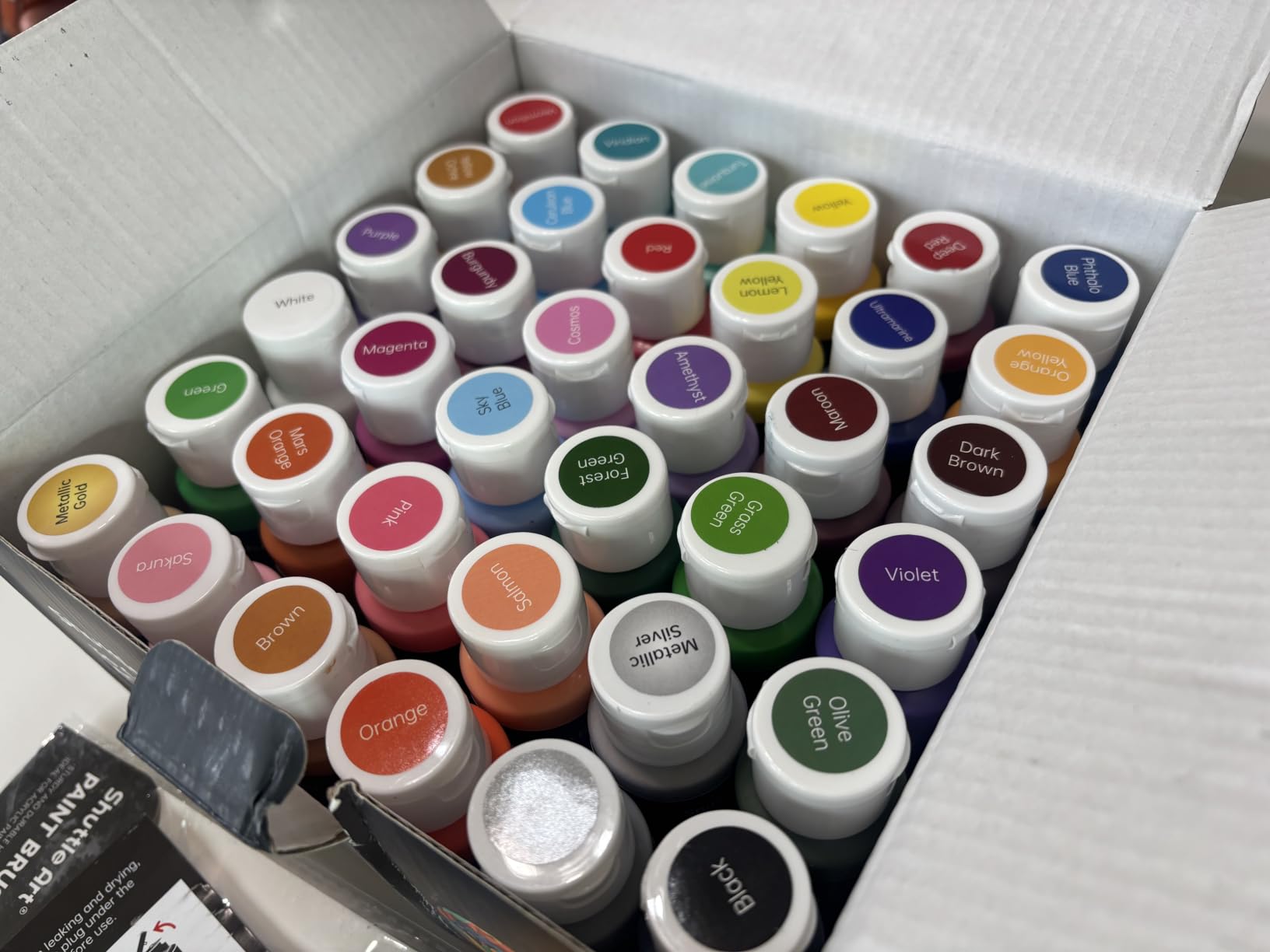 Shuttle Art Acrylic Paint, 36 Colors Acrylic Paint Set with Brushes & Palette, 2oz/60ml Bottles customer photo 1