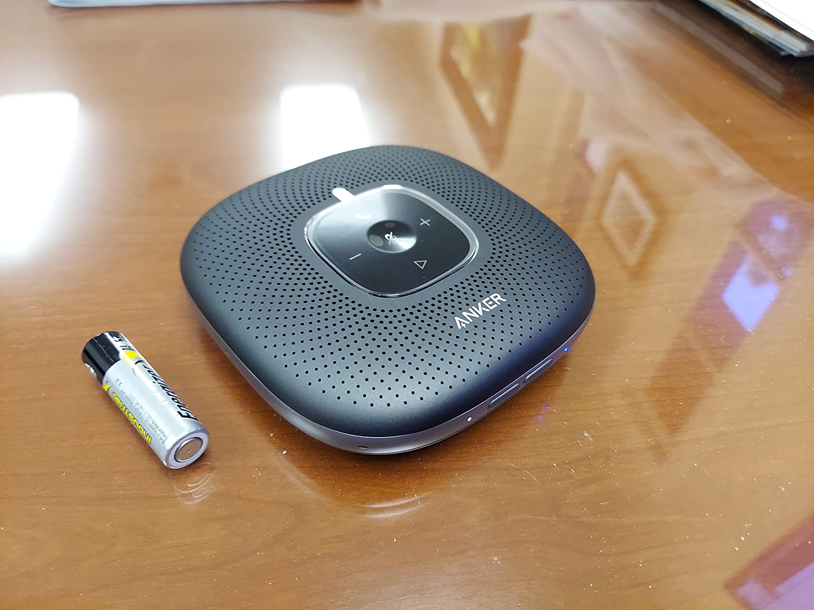 Anker PowerConf Speakerphone, Zoom Certified Conference Speaker with 6 Mics | 360° Enhanced Voice Pickup, 24H Call Time, Bluetooth 5.3, USB C, Compatible with Leading Platforms for Personal Workspaces customer photo 2