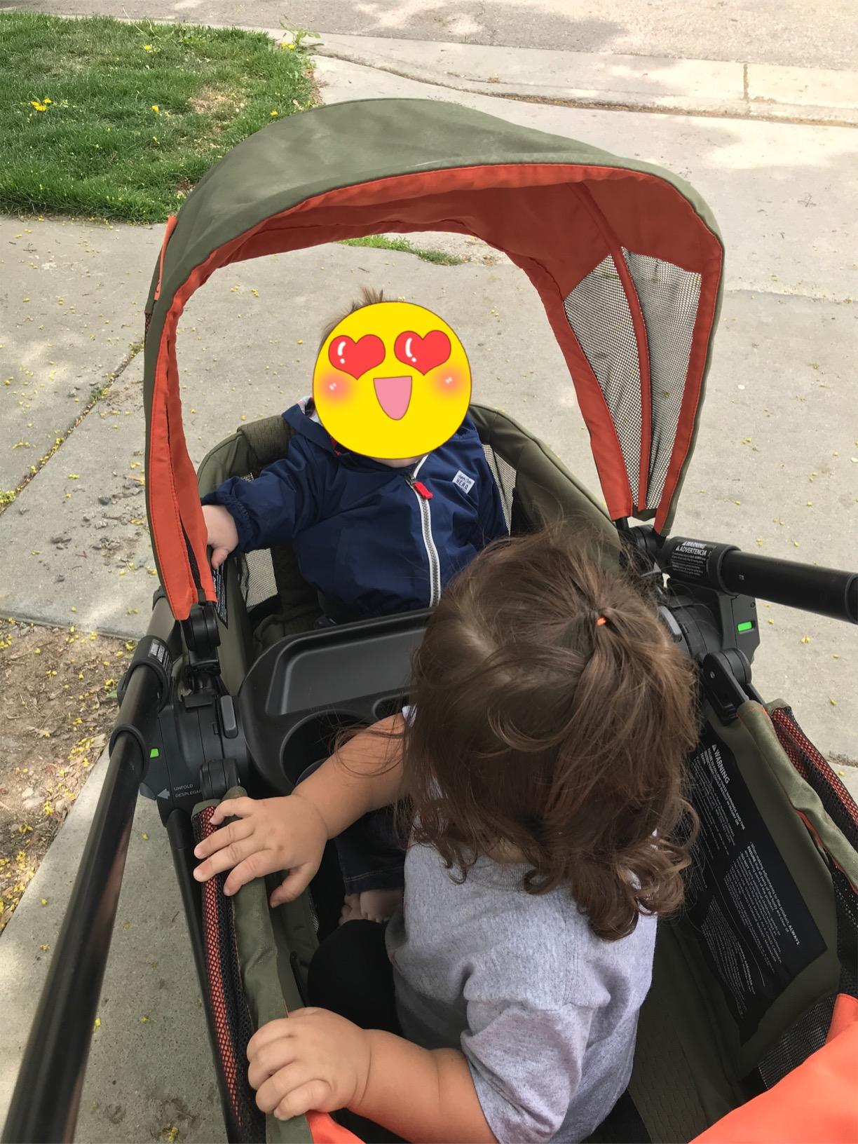 Evenflo Pivot Xplore All-Terrain Stroller Wagon (Wayfarer Black) customer photo 1