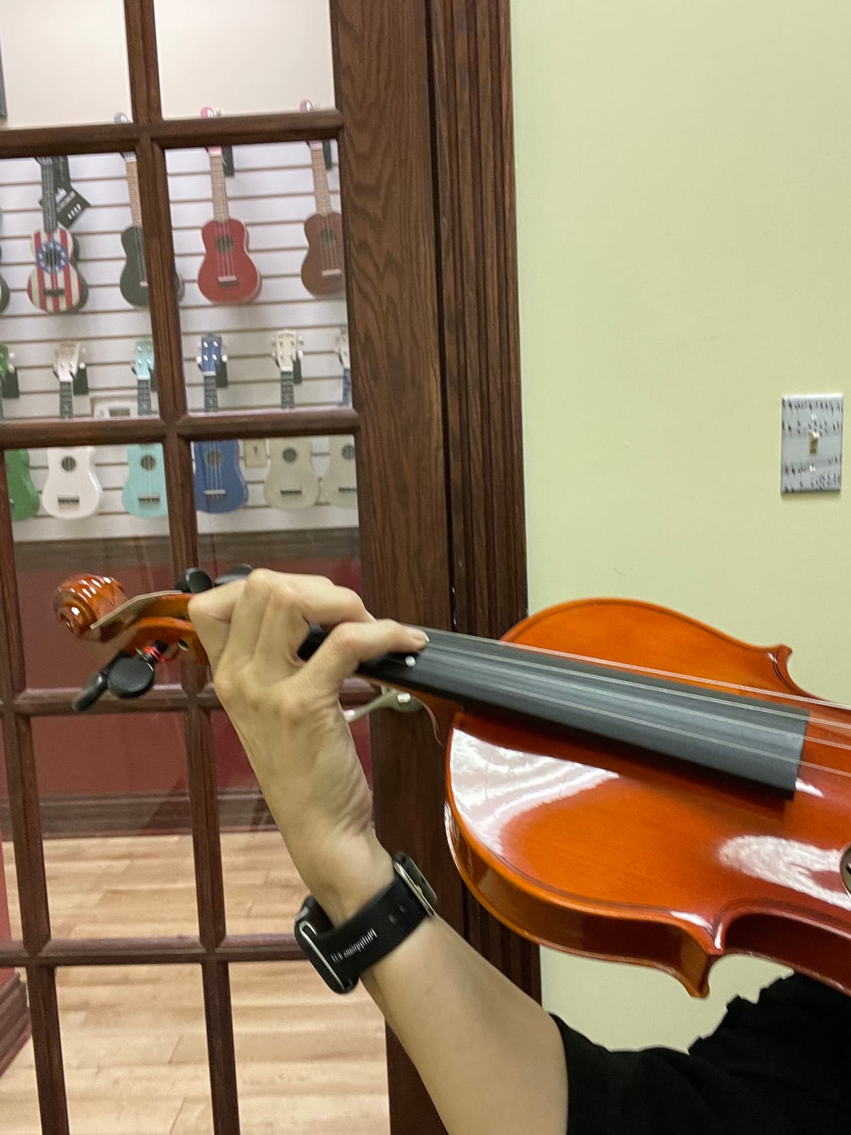 Eastar 3/4 Violin for Beginners, Violins Kit for Student, Fiddle with Hard Case, Rosin, Shoulder Rest, Bow, and Extra Strings (Imprinted Finger Guide on Fingerboard) customer photo 2