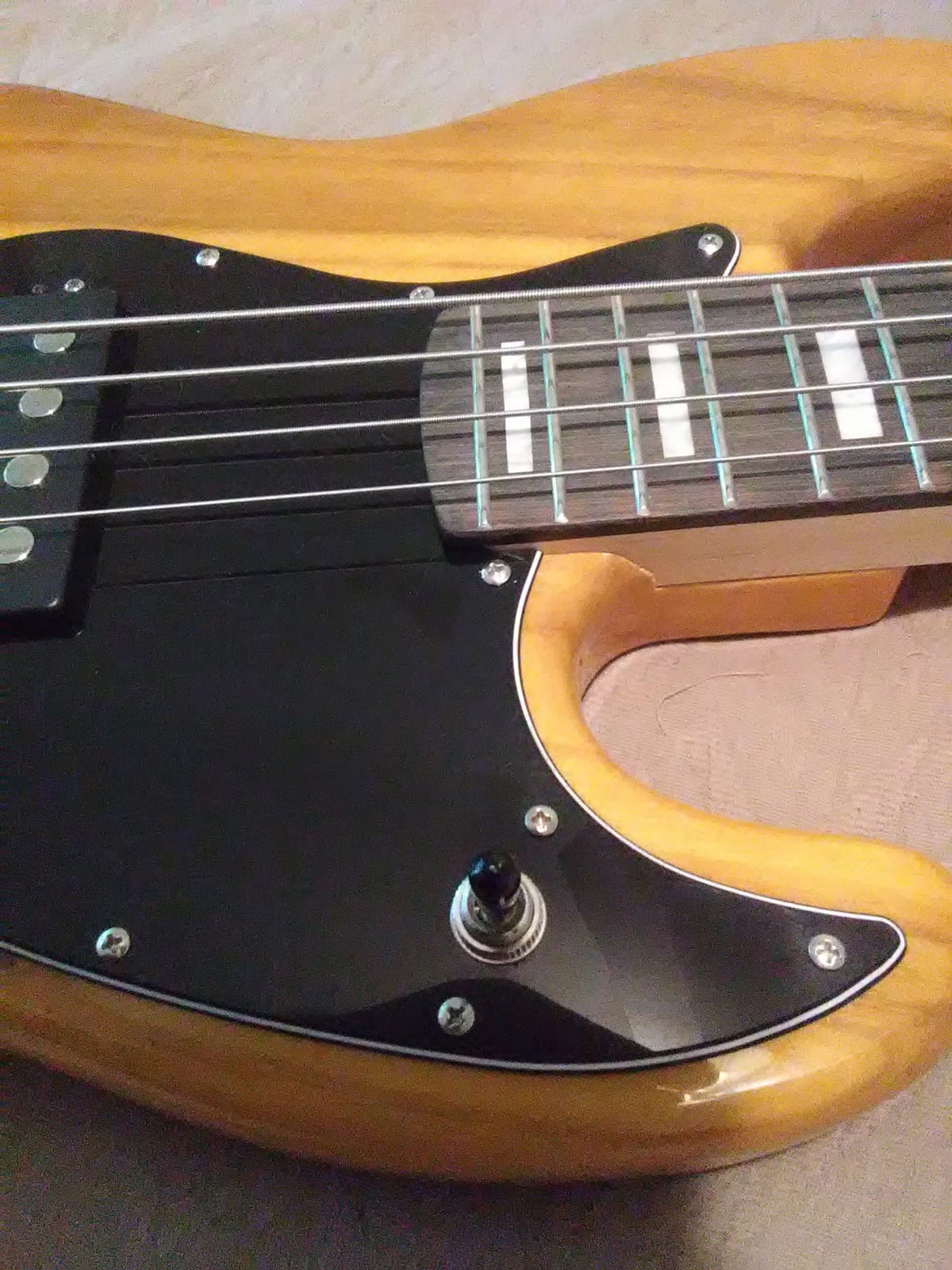 GLARRY 4 String GJazz Electric Bass Guitar Full Size Right Handed with Guitar Bag, Amp Cord and Beginner Kits (Sunset) customer photo 1