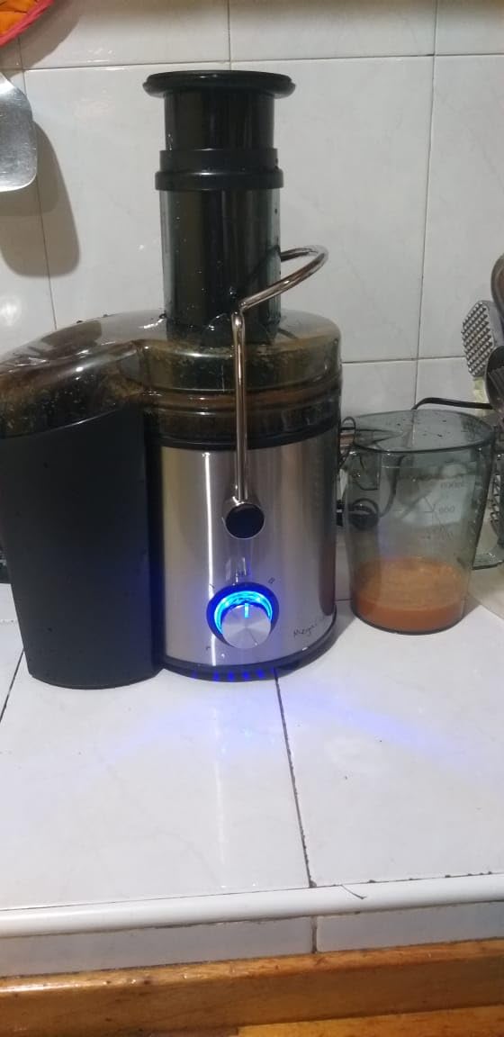 MegaChef Wide Mouth Extractor Juice Machine with Dual Speed Centrifugal Stainless Steel Juicer, 3.5 Cup, Chrome Silver customer photo 2
