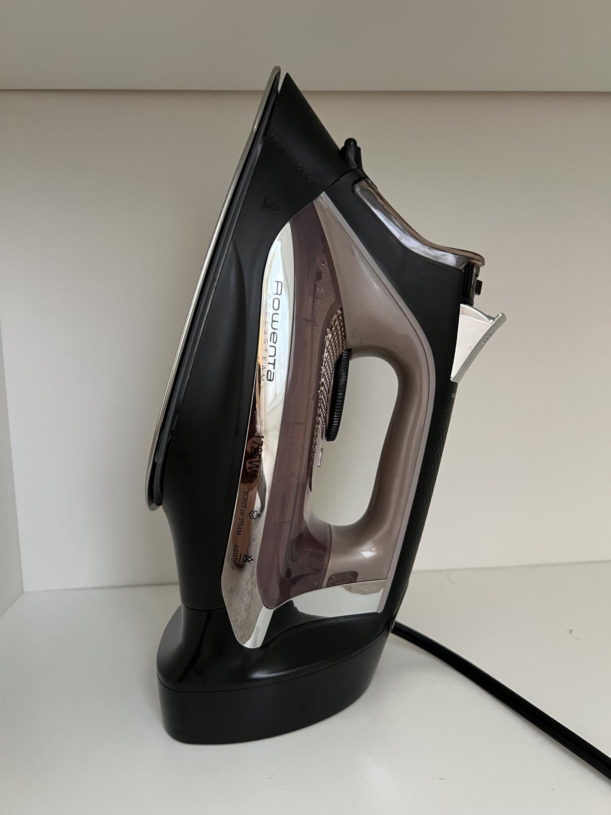 Rowenta AccessSteam Cordreel Steam Iron for Clothes, Anti-Drip Protection, DW2459U1 customer photo 1