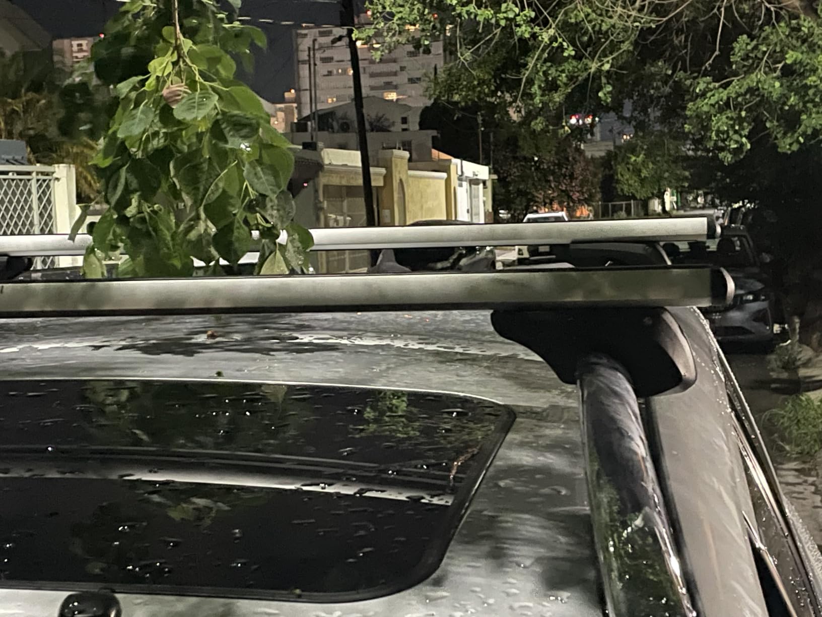 Amazon Basics Cross Rail Roof Rack, 52 inches, Fits up to 46