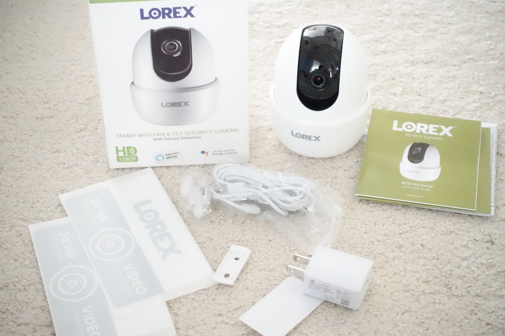 Lorex Classic App 2K Dual Lens Indoor Pan-Tilt Wi-Fi Security Camera, Color Night Vision, Smart Motion Detection, Siren, 2-Way Talk, Auto-Tracking, Privacy Mode customer photo 1