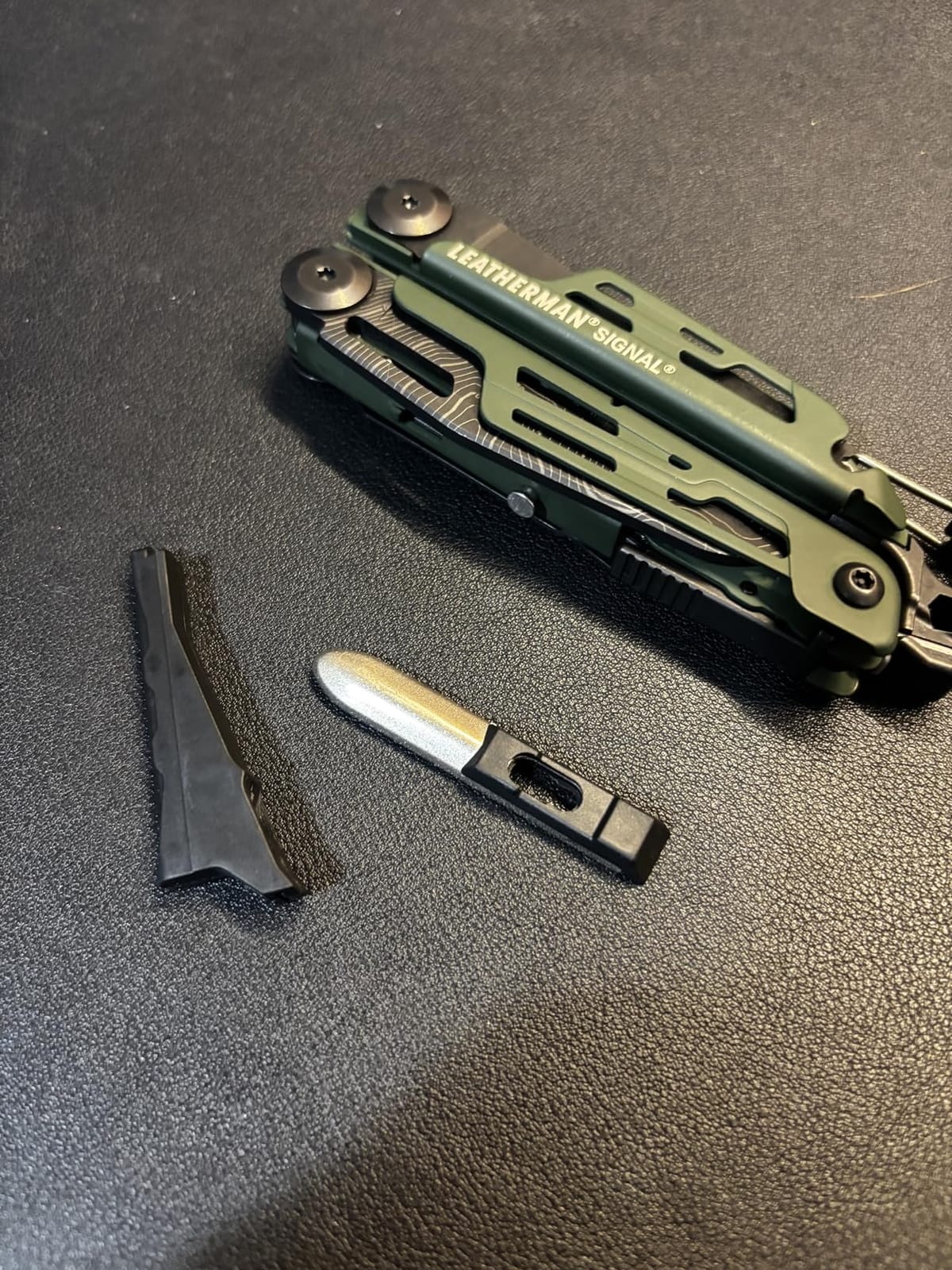 LEATHERMAN Signal 19-in-1 Multi-Tool, Ferrocerium Fire Starter, Emergency Whistle & Diamond Sharpener customer photo 1