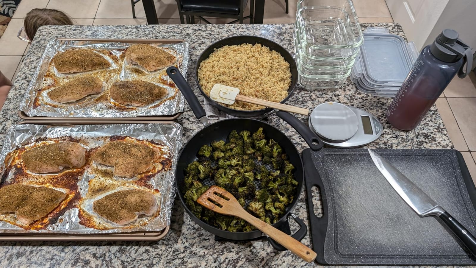 8 Cups/ 63 Oz 4 Piece (2 containers + 2 Lids) Large Glass Food Storage/ Baking Containers with Locking Lids. Ideal for Storing food, vegetables or fruits. BPA Free & Leak Proof -Microwave, Oven Safe customer photo 1