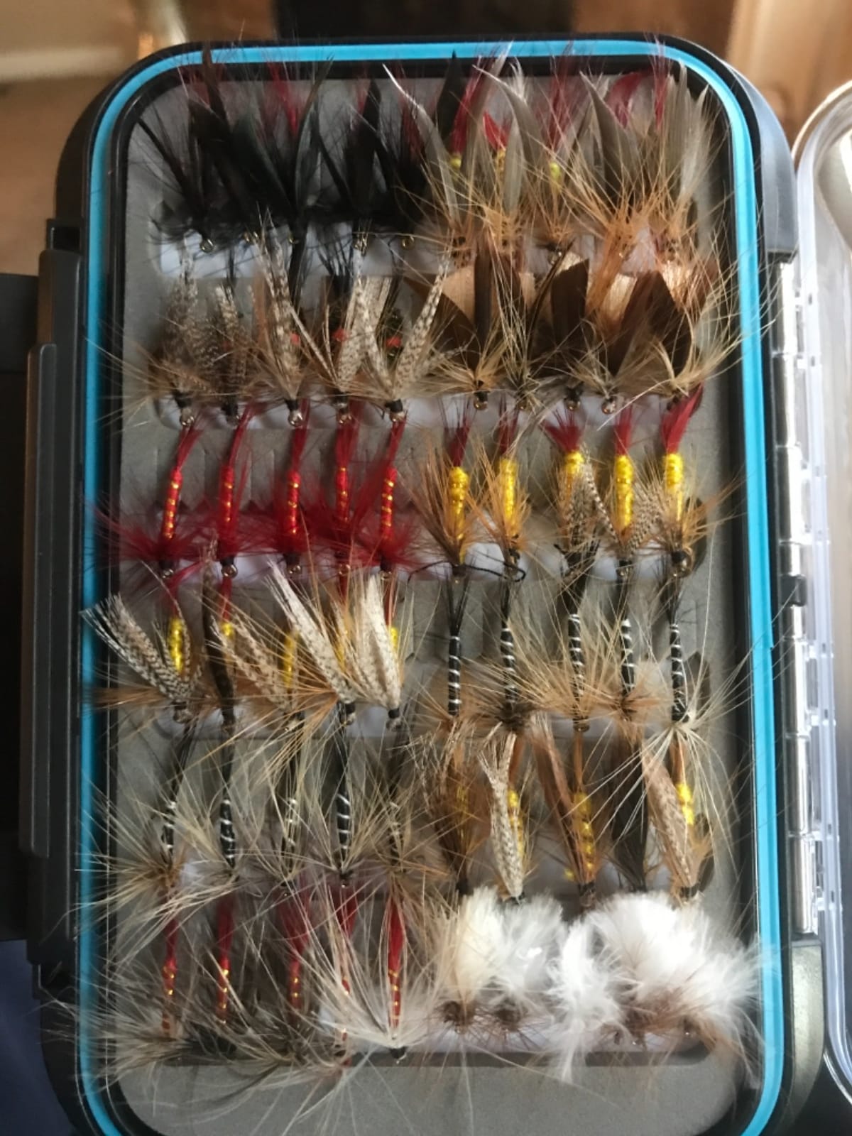 Maxcatch Fly Fishing Flies Kit 120pcs Handmade Assortment Dry/Wet Flies, Nymphs, Streamers with Fly Box Included customer photo 2