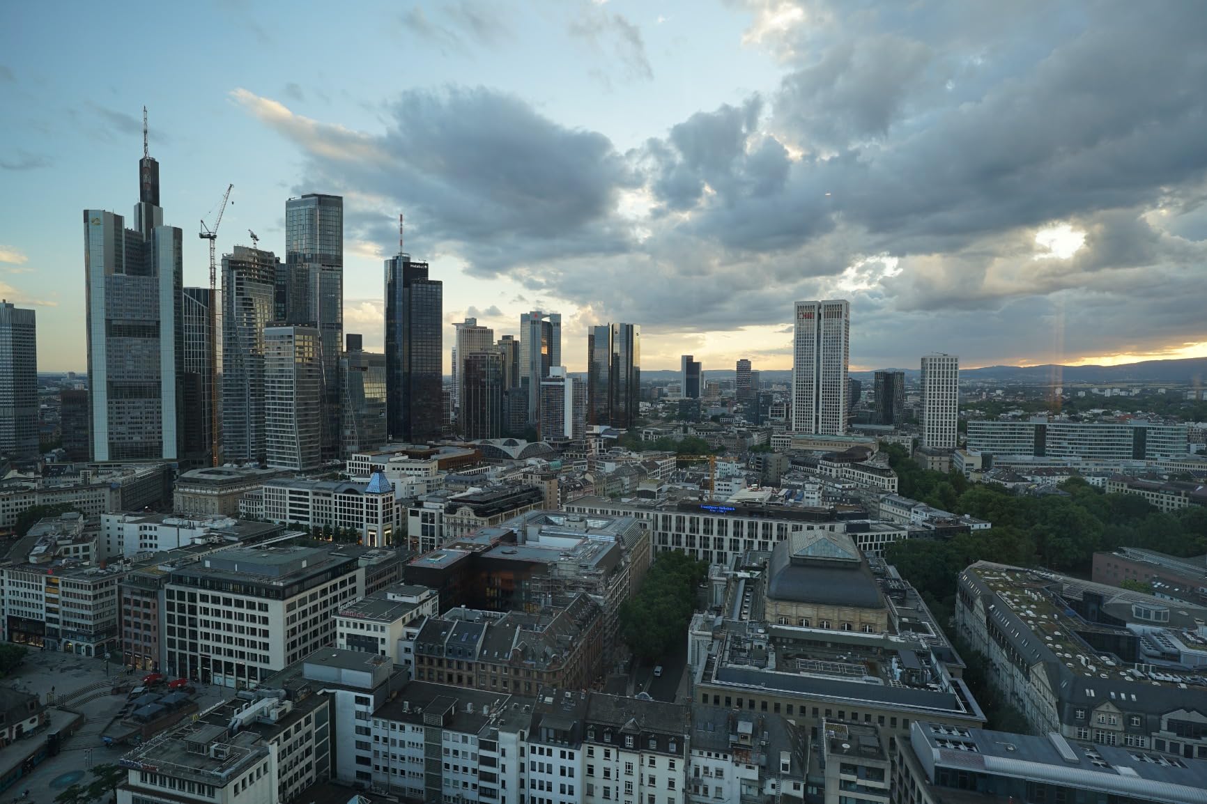 Sony FE 20mm F1.8 G Full-Frame Large-Aperture Ultra-Wide Prime Angle G Lens customer photo 2