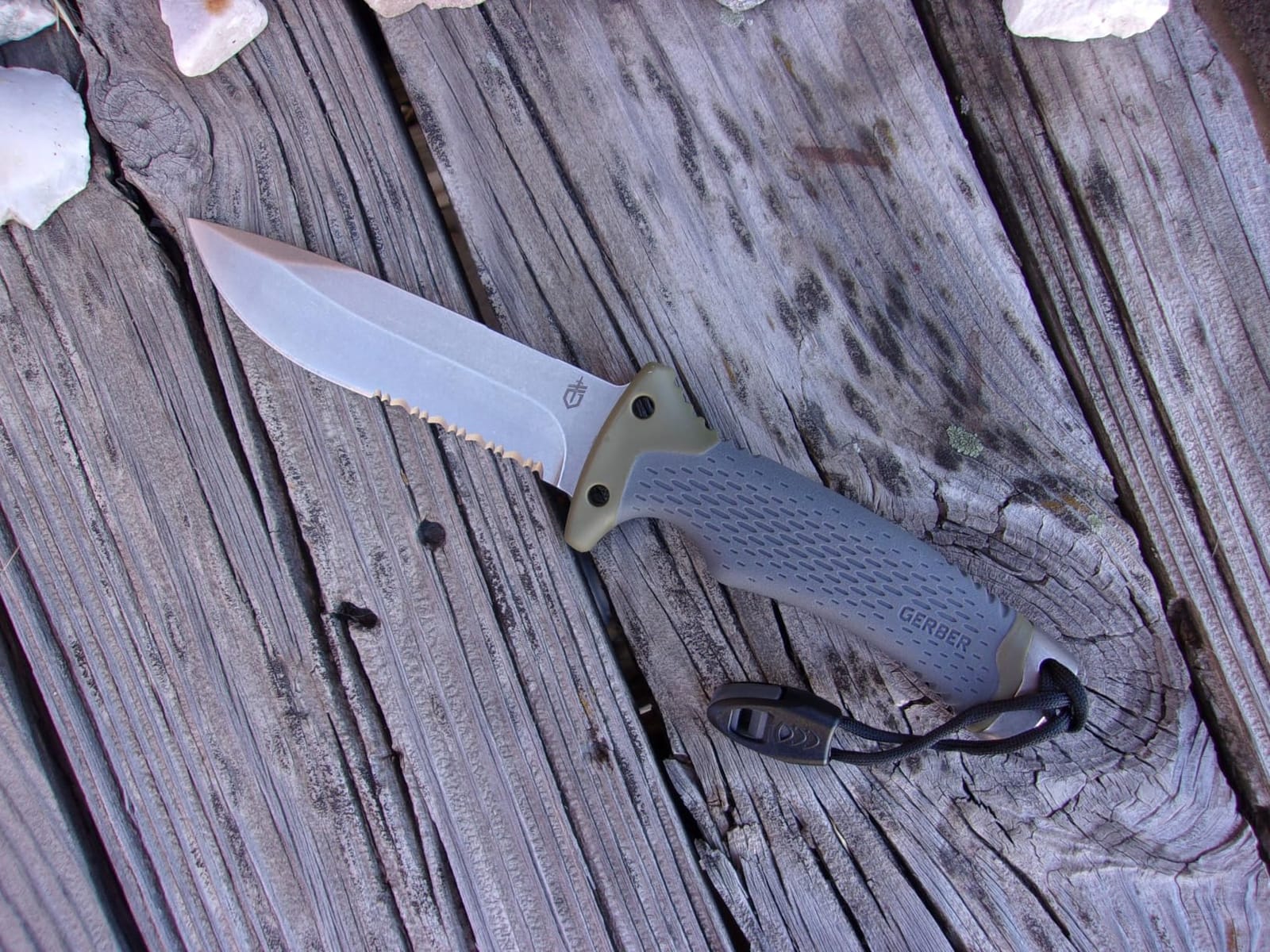 Gerber Ultimate Fixed Blade Knife w/Sheath, Knife Sharpener, Ferro Rod - Bushcraft & Hunting Knife, Combo Edge Blade, Whistle, Fire Starter customer photo 1
