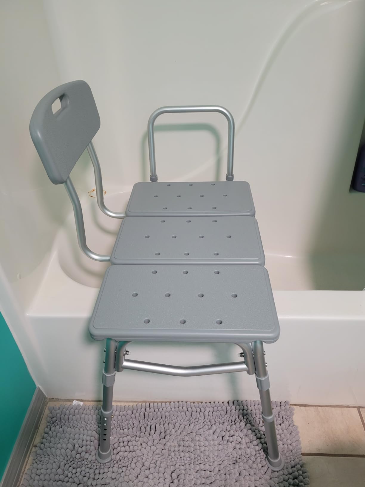 Medline Transfer Bench for Bathtubs and Showers, Adjustable Shower Bench and Bath Seat For Seniors and adults, Slip-resistant Feet, Heavy-Duty 400 lb. Weight Capacity, Tool-Free Assembly customer photo 1