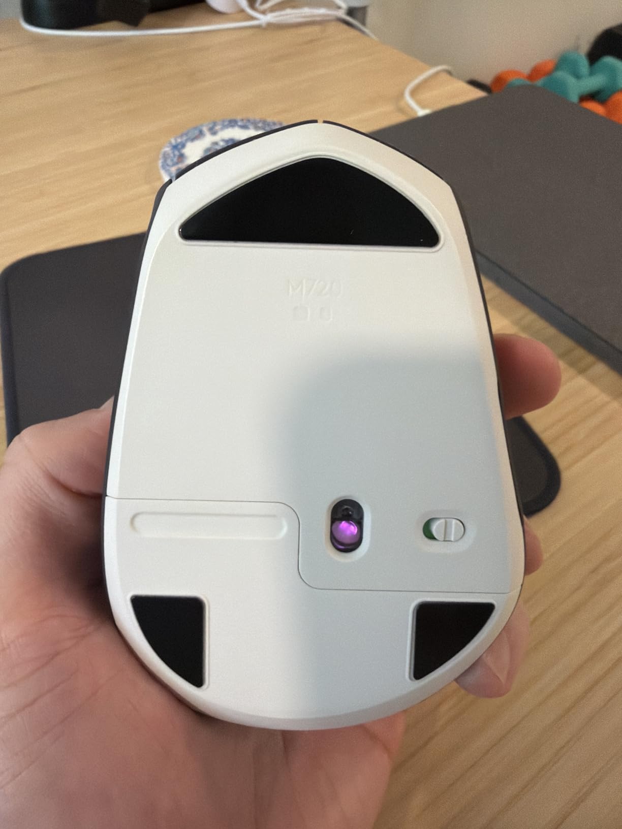 Logitech M720 Triathalon Full Size Multi-Device Wireless Mouse customer photo 2