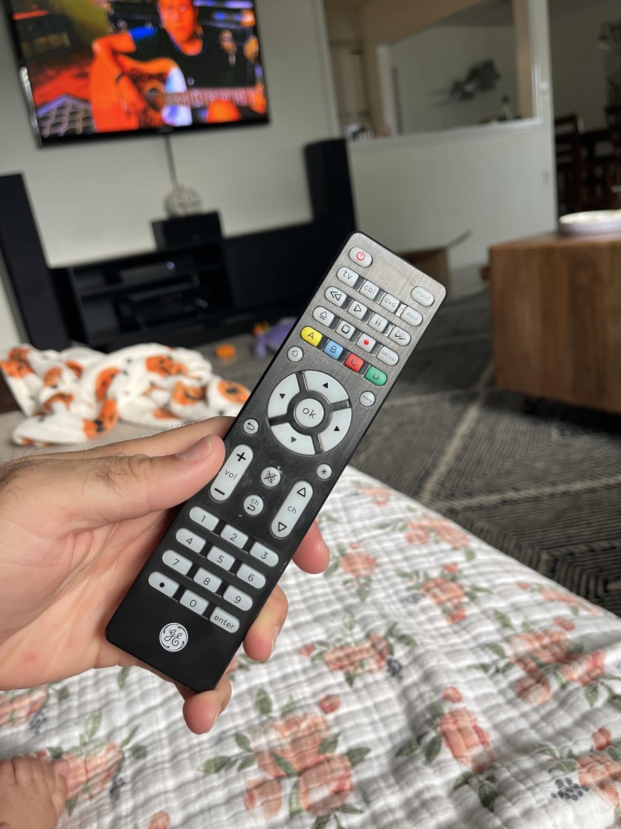 GE Backlit Buttons Universal Remote Control, Samsung TV Remote Control Replacement, Samsung Remote Control for Smart TV, Roku Remote Replacement, Vizio, LG TV, 4-Device, Graphite, 48848 customer photo 2