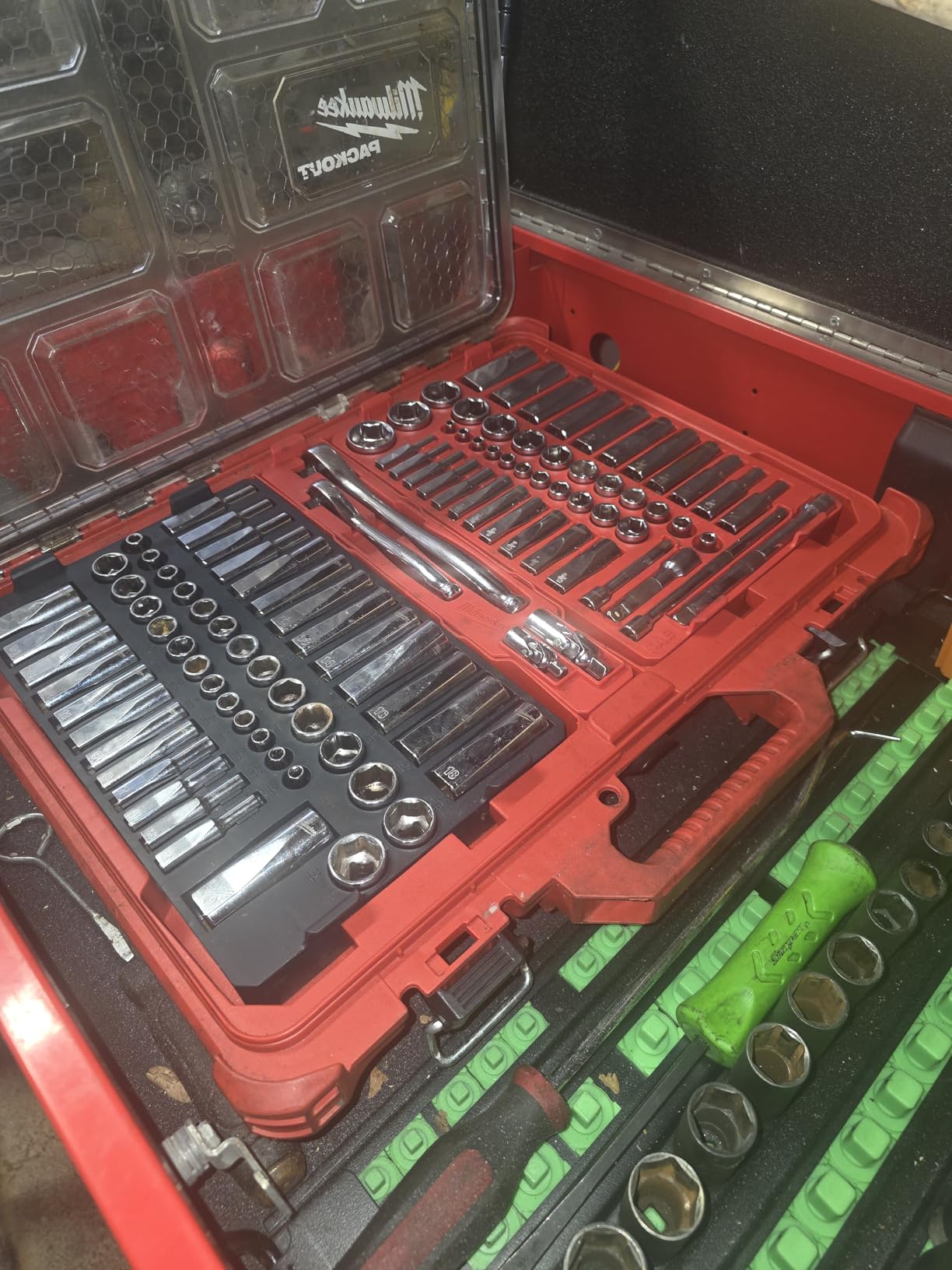 Milwaukee Electric - 1/4-3/8 106PC Rat. and Socket Set in PKOUT SAE-MM customer photo 2