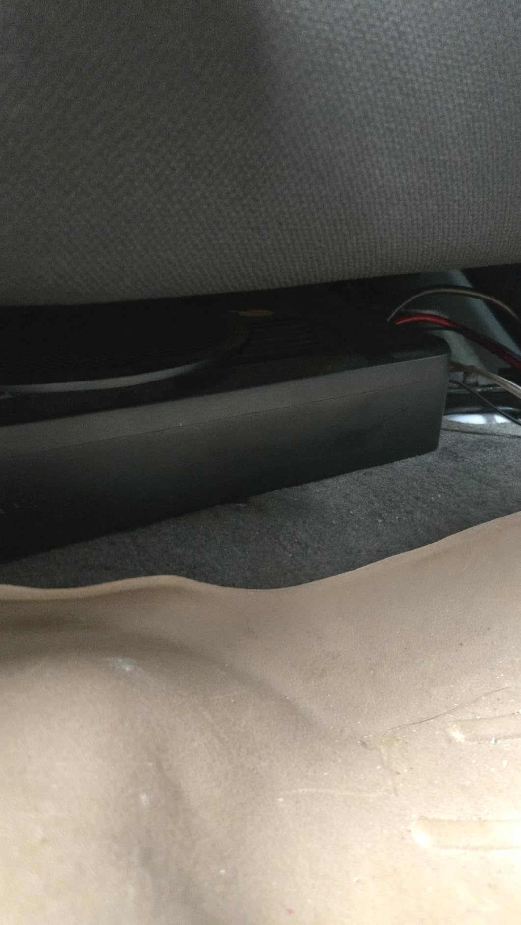 Planet Audio P8AWK 8 Inch Under Seat Powered Car Subwoofer, 800 Watts customer photo 1