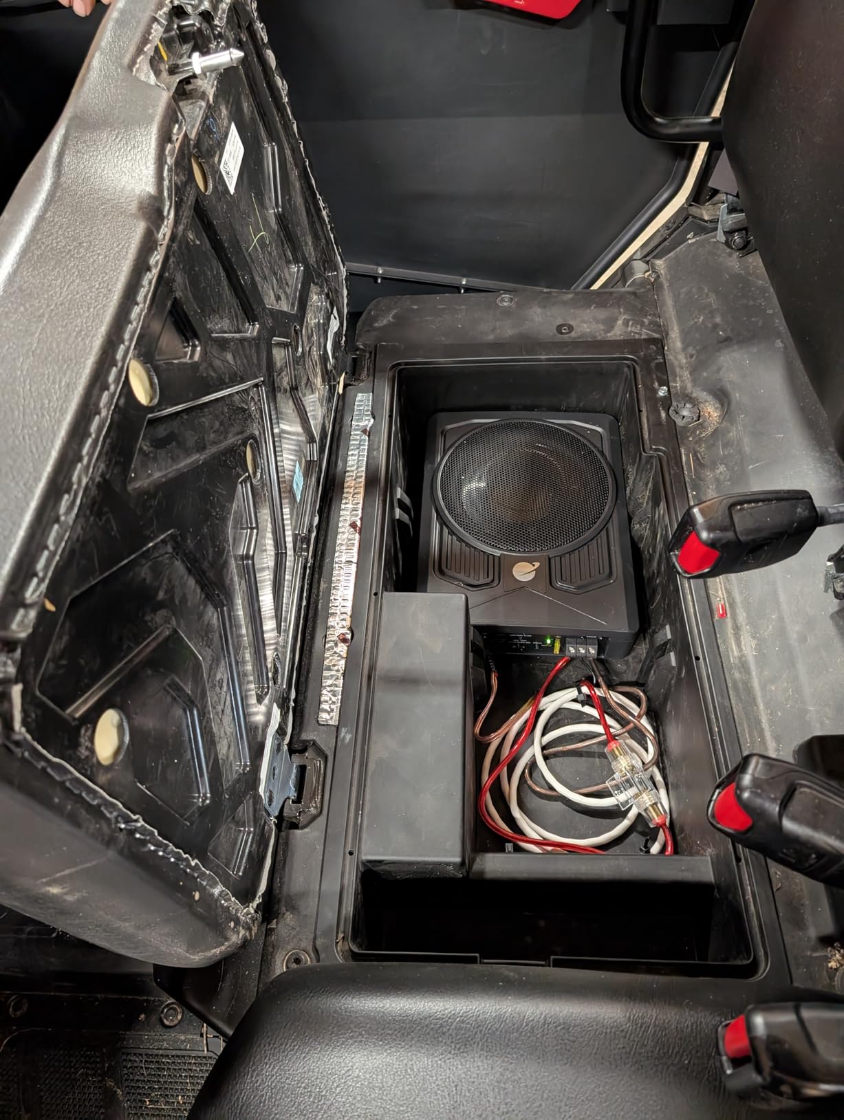 Planet Audio P8AWK 8 Inch Under Seat Powered Car Subwoofer, 800 Watts customer photo 2