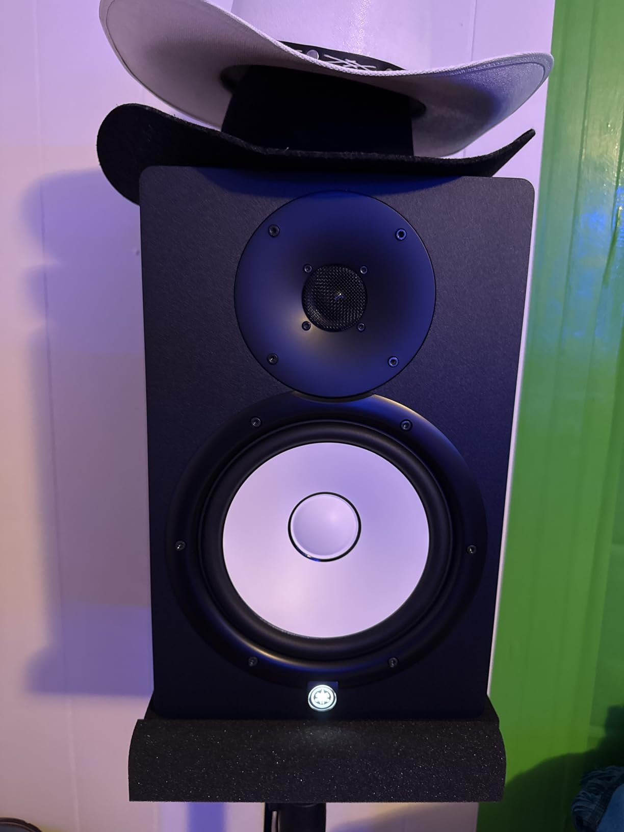 Yamaha HS8 8-Inch Powered Studio Monitor Pair - Black customer photo 2