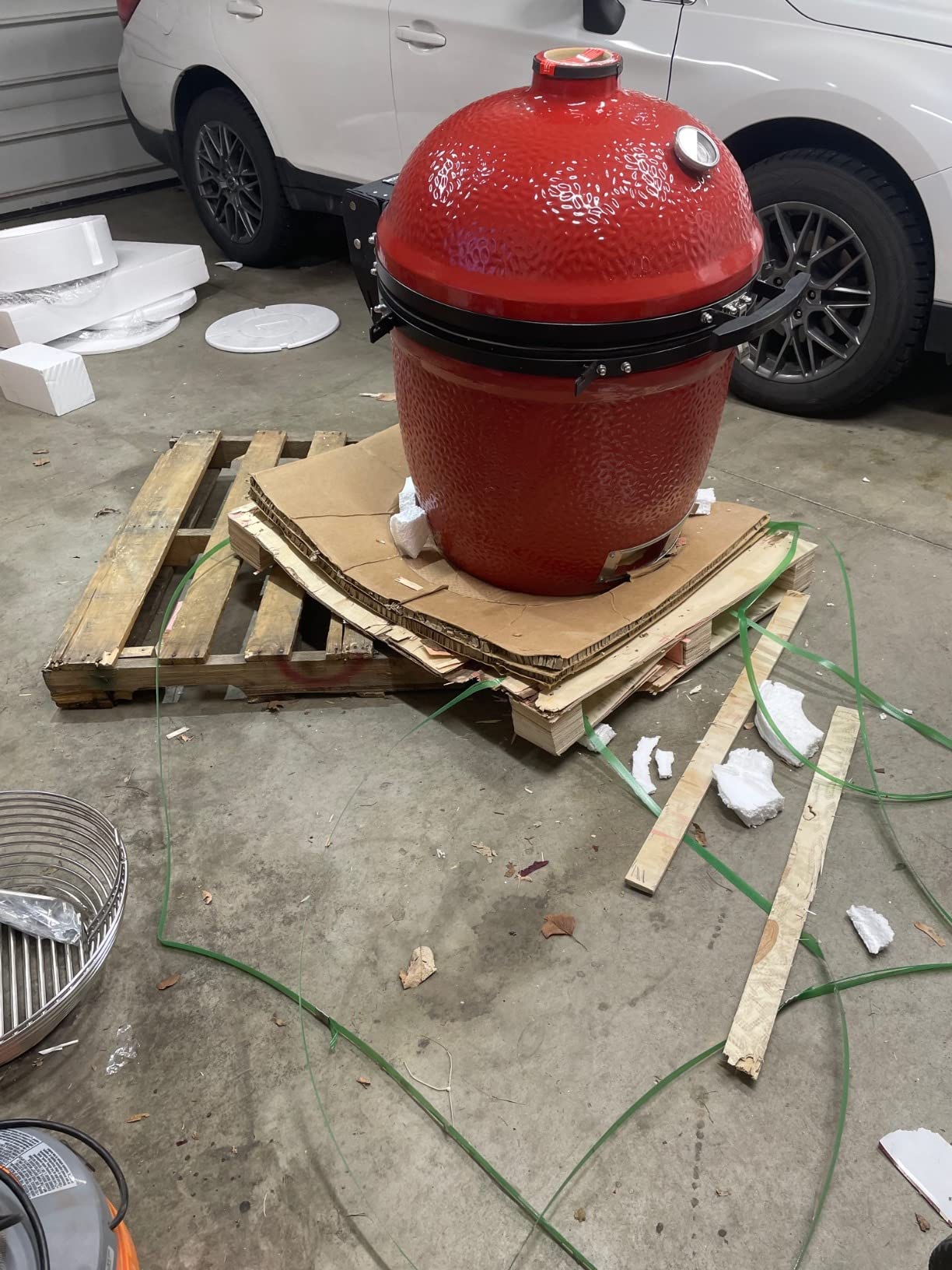 Kamado Joe Big Joe Series III 24-inch Ceramic Charcoal Grill and Smoker with Premium Cart, SloRoller Insert and 450 Cooking Square Inches in Red, Model KJ15041021 customer photo 1