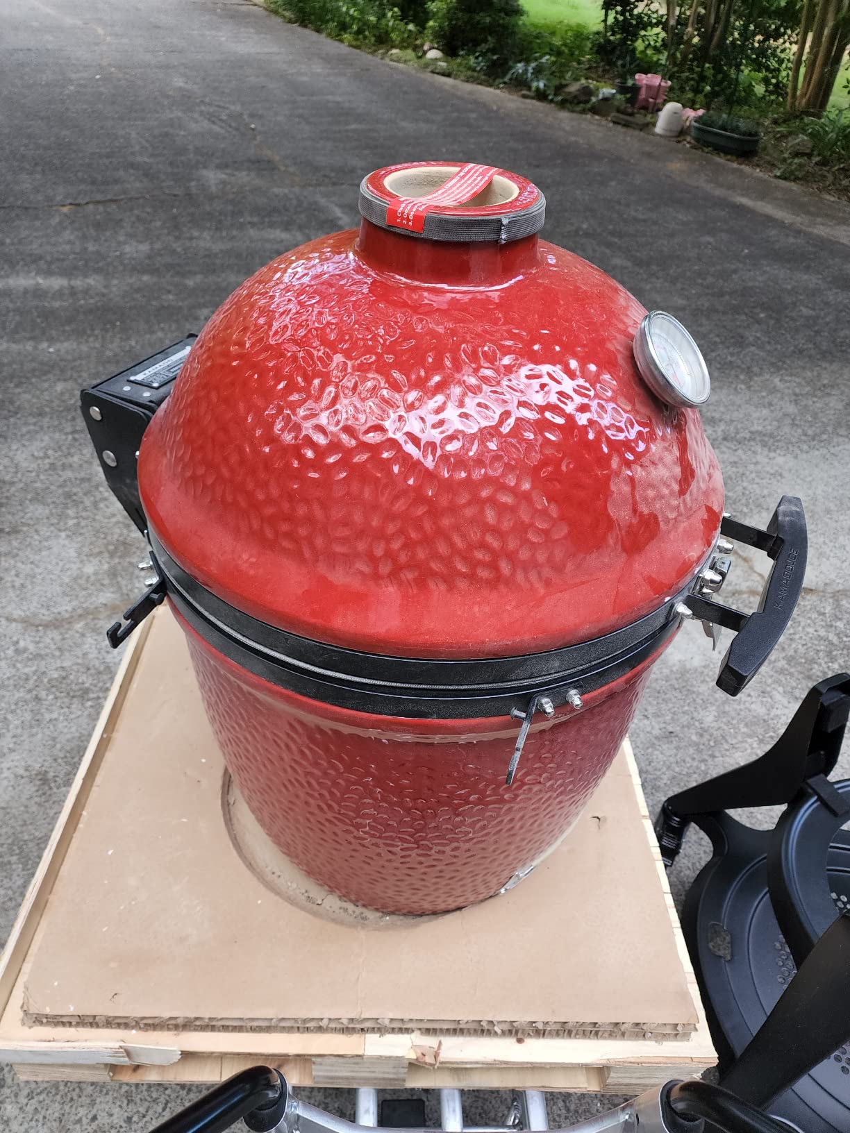 Kamado Joe Classic Joe Series III 18-inch Charcoal Grill & Smoker, Red, with Cart, Side Shelves, Grill Gripper, and Ash Tool, 3 Tier Cooking System, Stainless Steel Cooking Grates, Model KJ15040921 customer photo 2