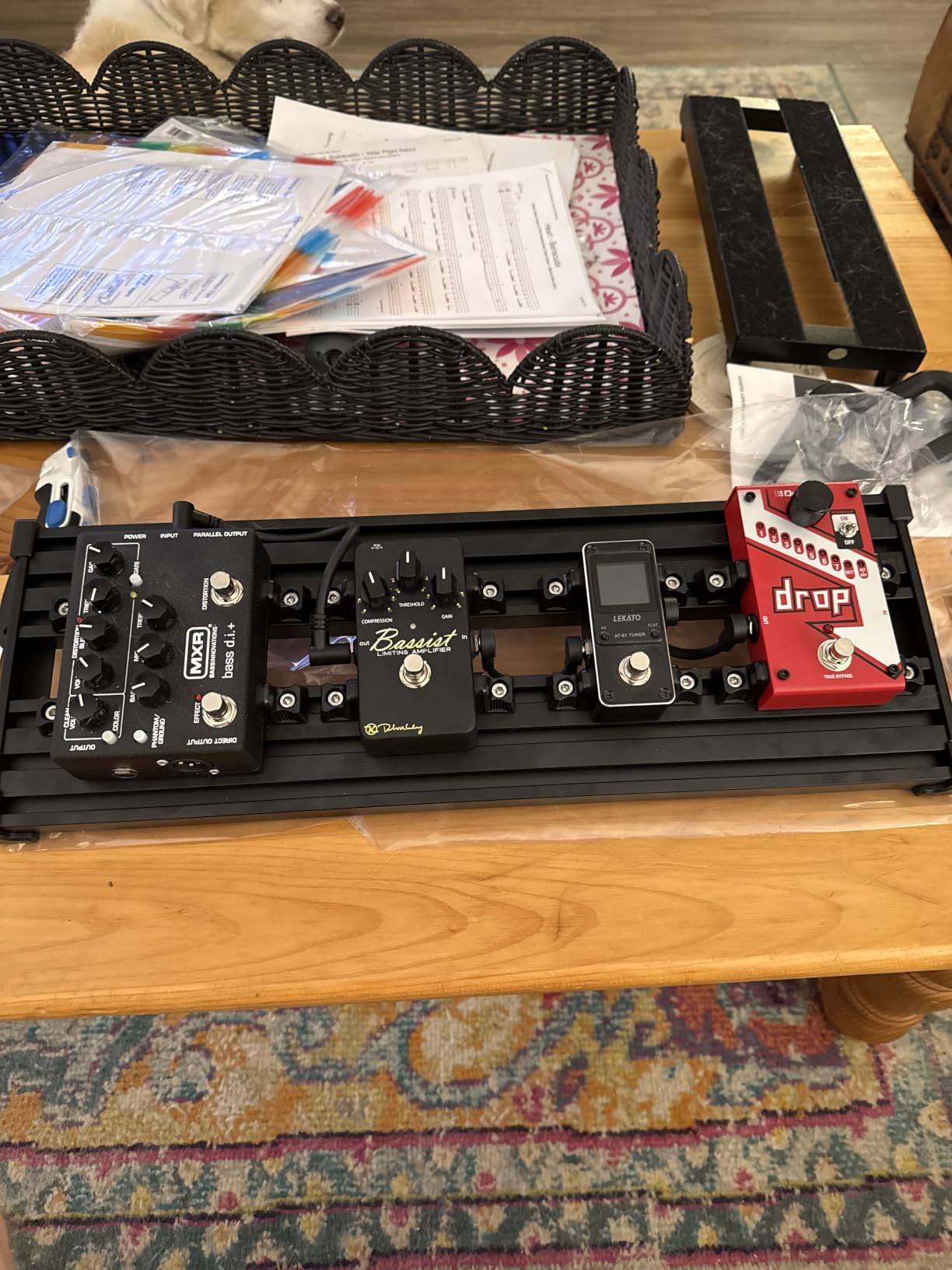 GUITTO Guitar Pedalboard, Secure Clip-On Design Aluminum Alloy Pedal Board with Carry Bag, No Adhesive Needed for Effects Pedals, for Gigs and Rehearsals, GPB-03 Large customer photo 2