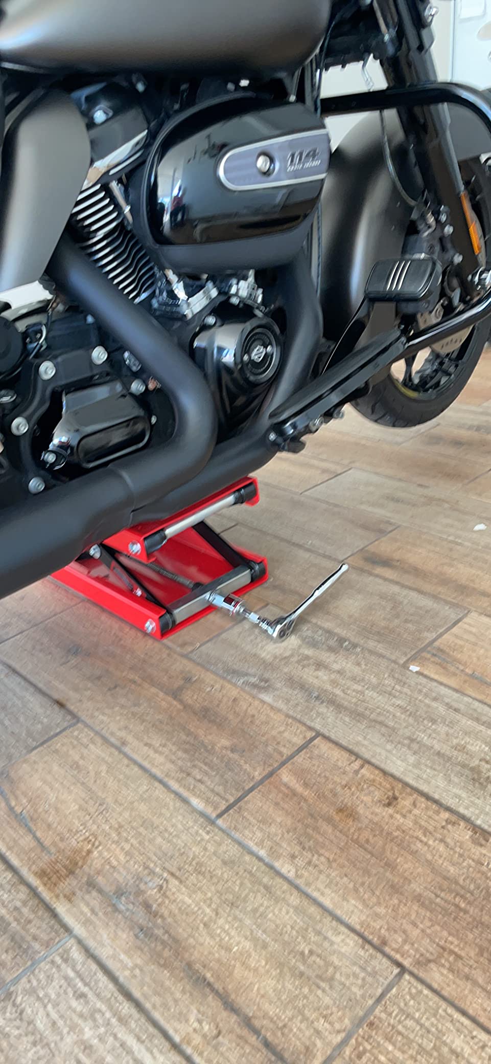 Motorcycle Lift Scissor Jack, 1200 LB Capacity Wide Deck Hoist Stand Maintenance Bikes ATVs Garage Repair Center Stand Lift Jack, Black customer photo 2