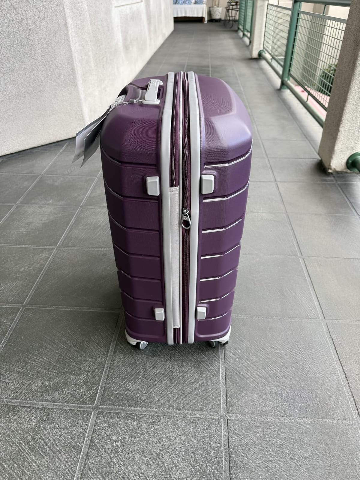 Samsonite Freeform Hardside Carry-On Luggage with Spinner Wheels - Hardshell Suitcase - TSA, Airline-Approved - Expandable Hard Shell, Smooth Rolling Wheels for Lightweight Travel - Powder Blue customer photo 1