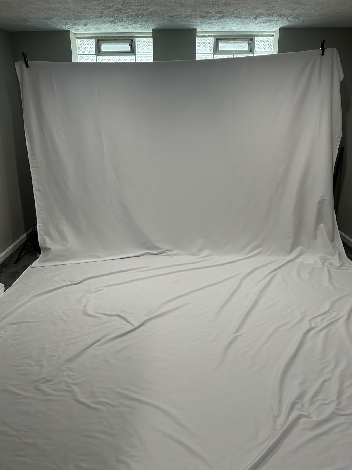 HEMMOTOP Photo Backdrop Curtains, 5x7 ft White Backdrop for Photoshoot, White Photography Seamless Backdrops Background for Easter, Birthday Party, Halloween, Photo, Projector Screen customer photo 1
