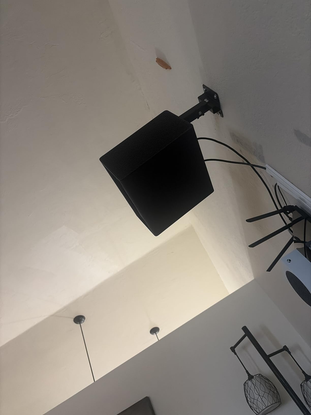 Projector Mount Wall or Ceiling Projection Mount Bracket with Adjustable Height and Extendable Arms Mounts for Home and Office Projector customer photo 2