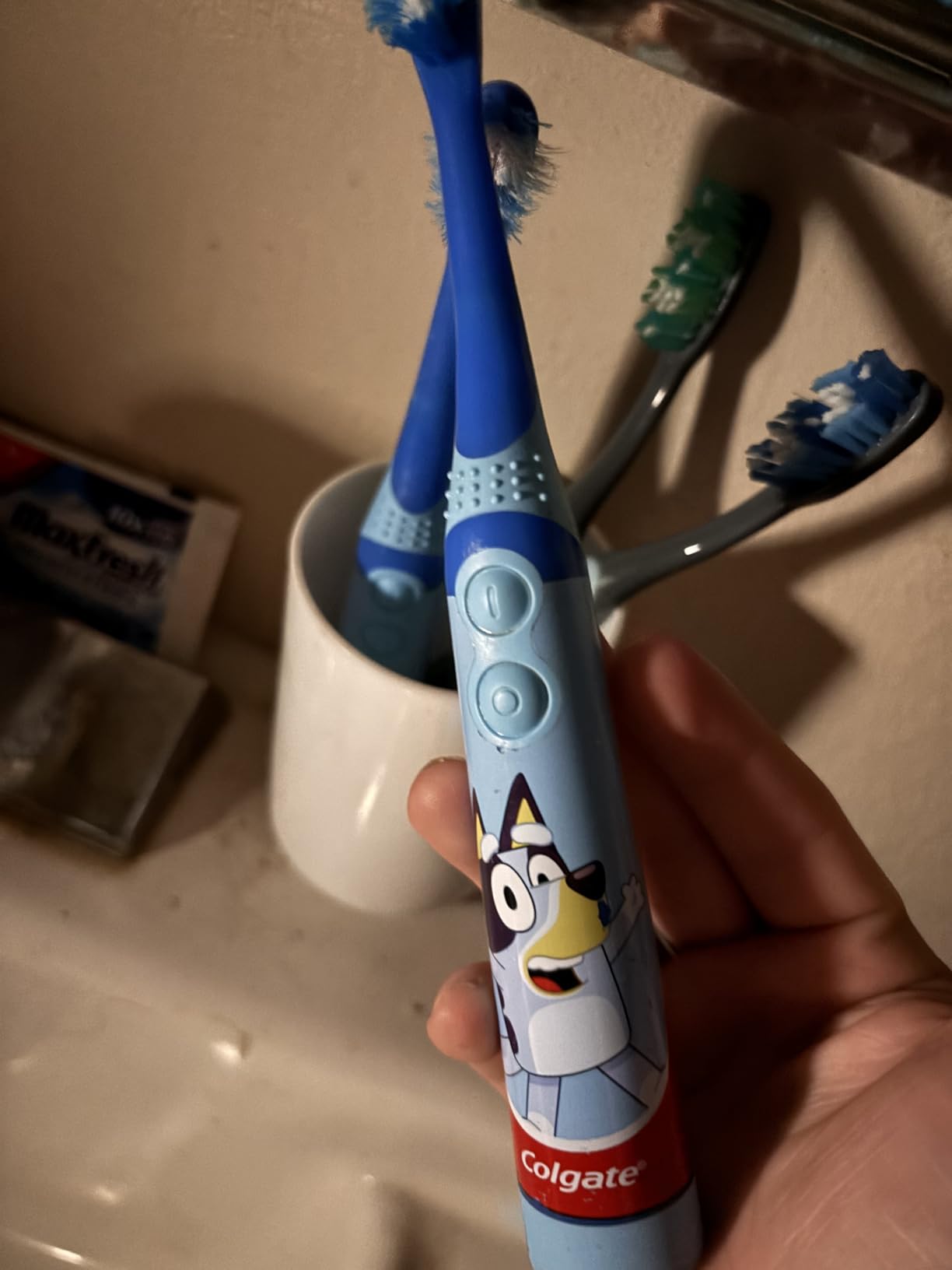 Colgate Kids Battery Powered Toothbrush, Kids Battery Toothbrush with Included AA Battery, Extra Soft Bristles, Flat-Laying Handle to Prevent Rolling, Unicorn Toothbrush, 1 Pack customer photo 1