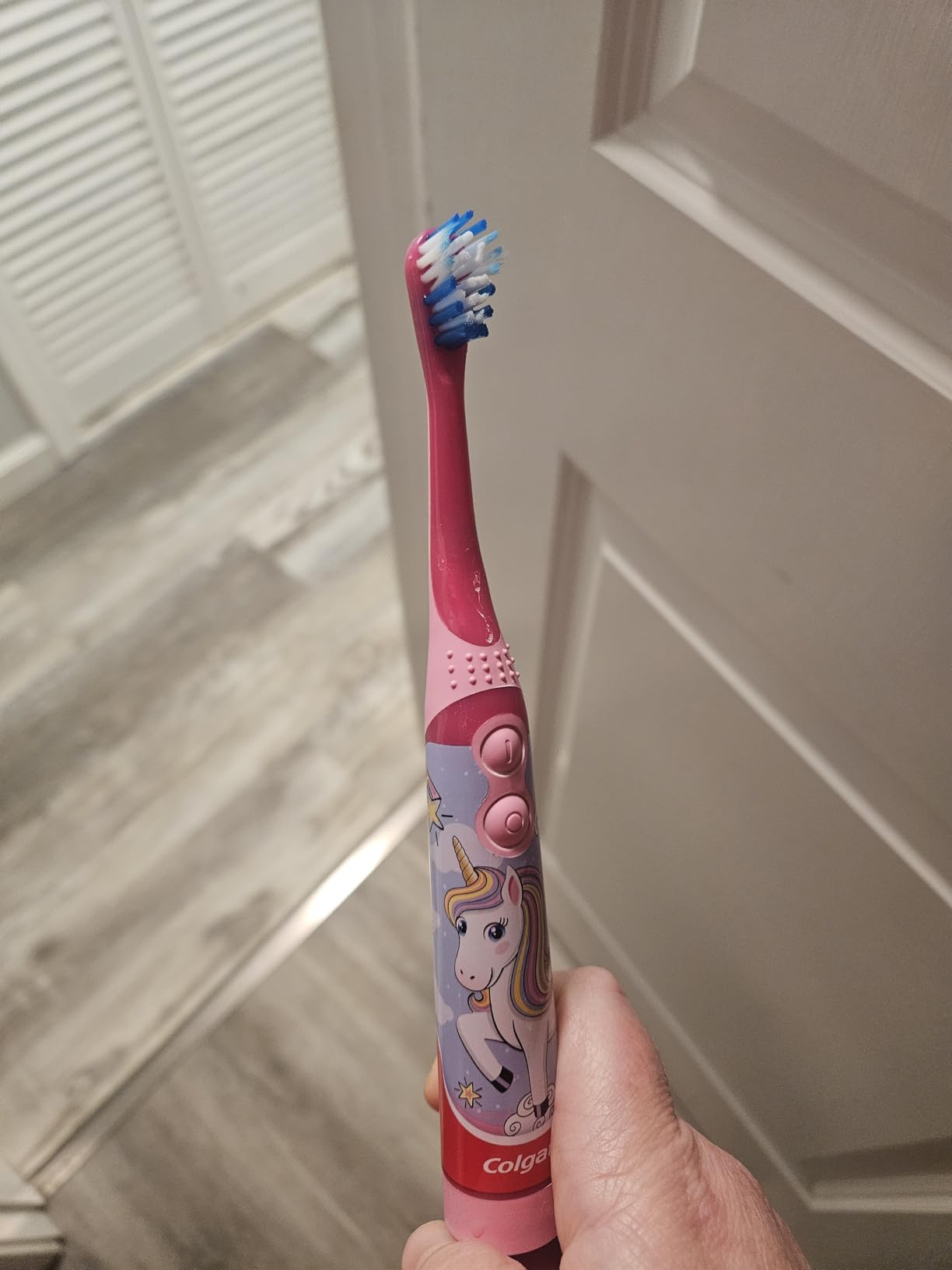 Colgate Kids Battery Powered Toothbrush, Kids Battery Toothbrush with Included AA Battery, Extra Soft Bristles, Flat-Laying Handle to Prevent Rolling, Unicorn Toothbrush, 1 Pack customer photo 2