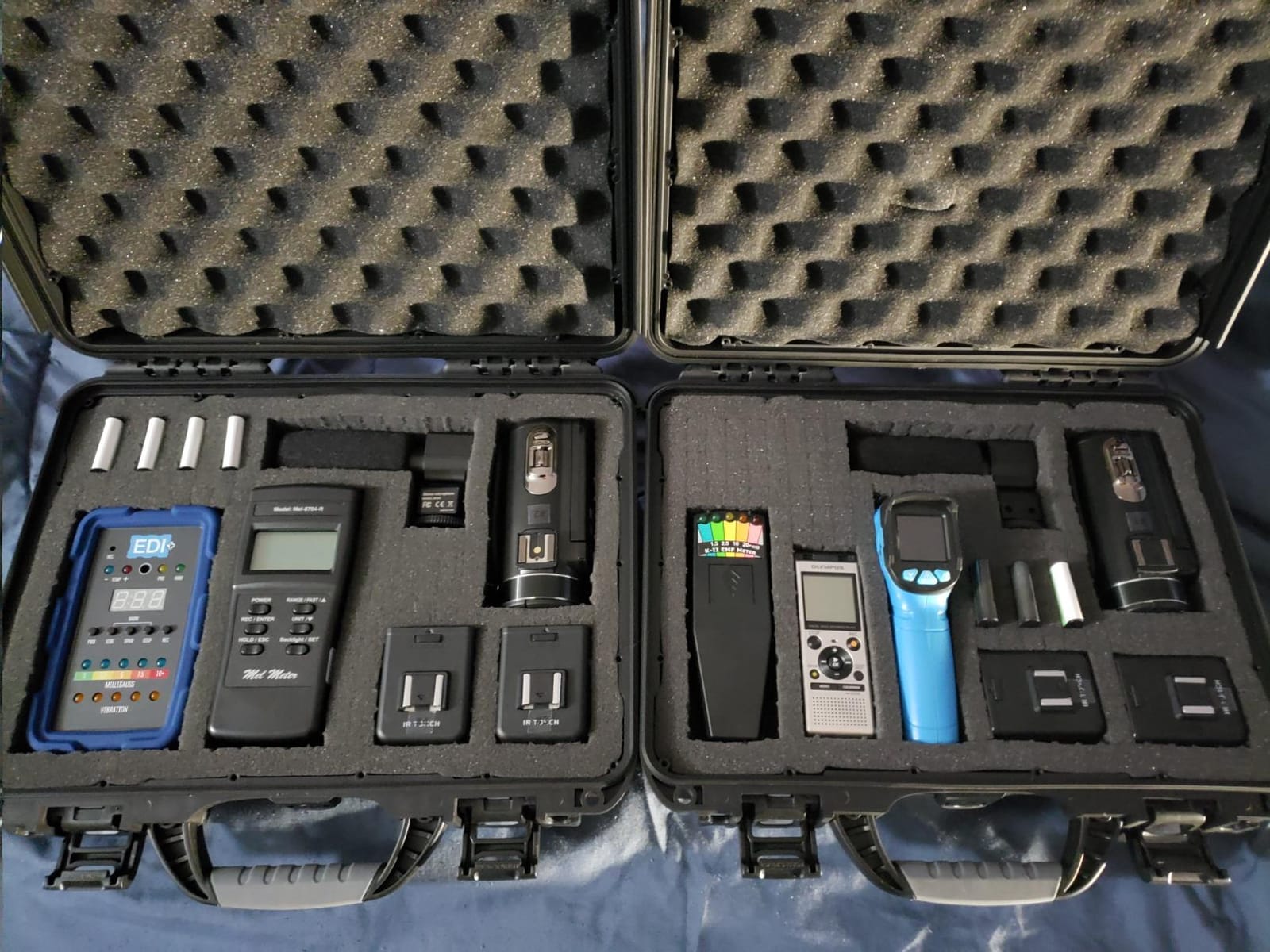 NANUK 910 Hard Case with Customizable Cubed Foam, IP67 Waterproof, Dustproof and Impact Resistant, 14.3