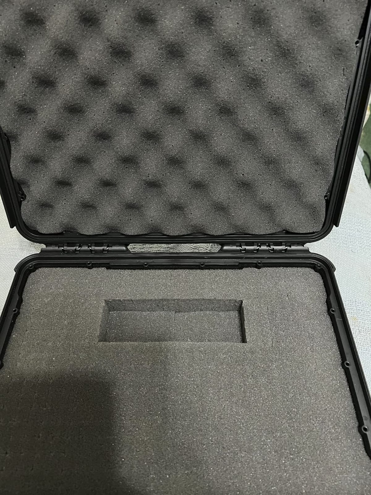 NANUK 910 Hard Case with Customizable Cubed Foam, IP67 Waterproof, Dustproof and Impact Resistant, 14.3